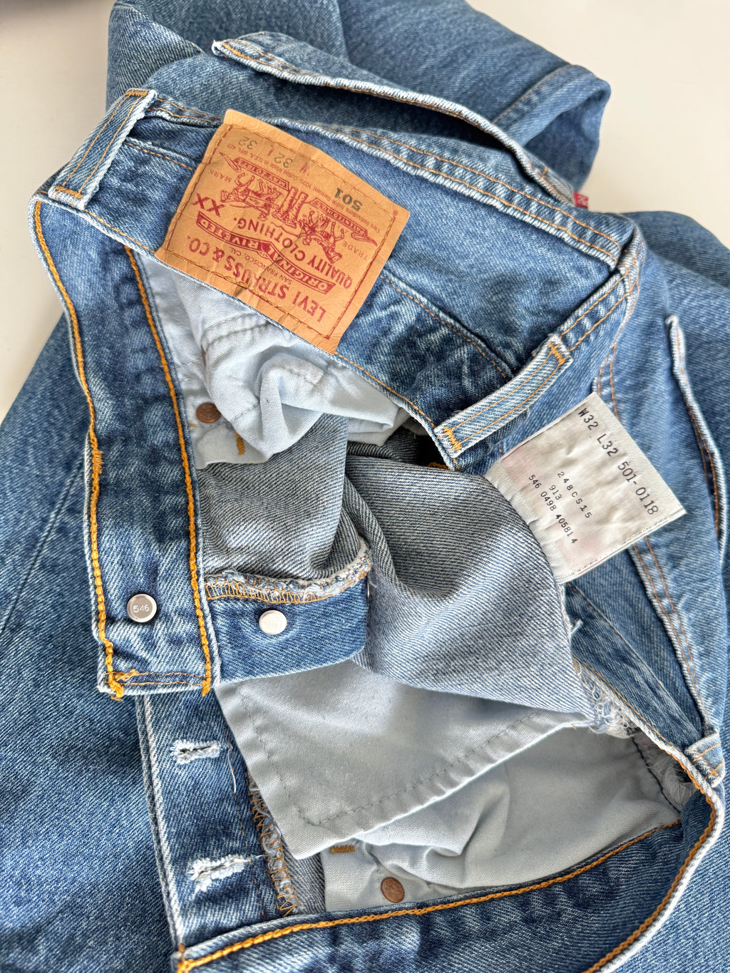 W31 L31 vintage Levis 501 30-31” measured dark blue made in 90s USA