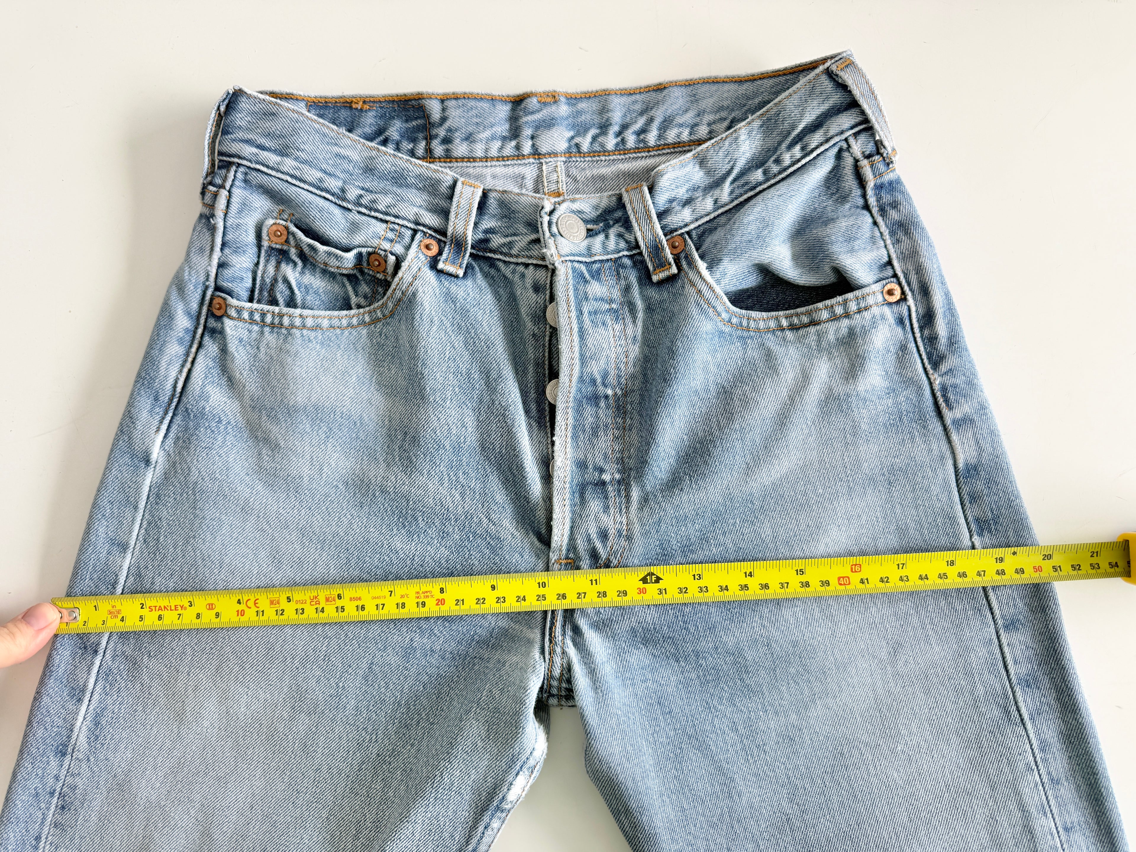 W26 L29 vintage Levis 501s 25/26” light medium blue denim Levi’s 501s 90s USA