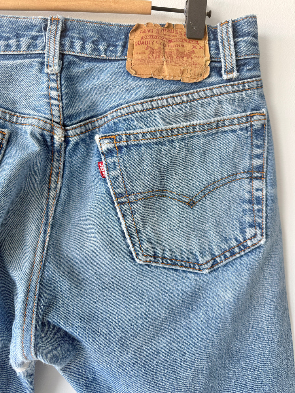 W30 L27 vintage Levis 501 29/30” dark blue faded Levi’s 501s USA 80s collectors addition