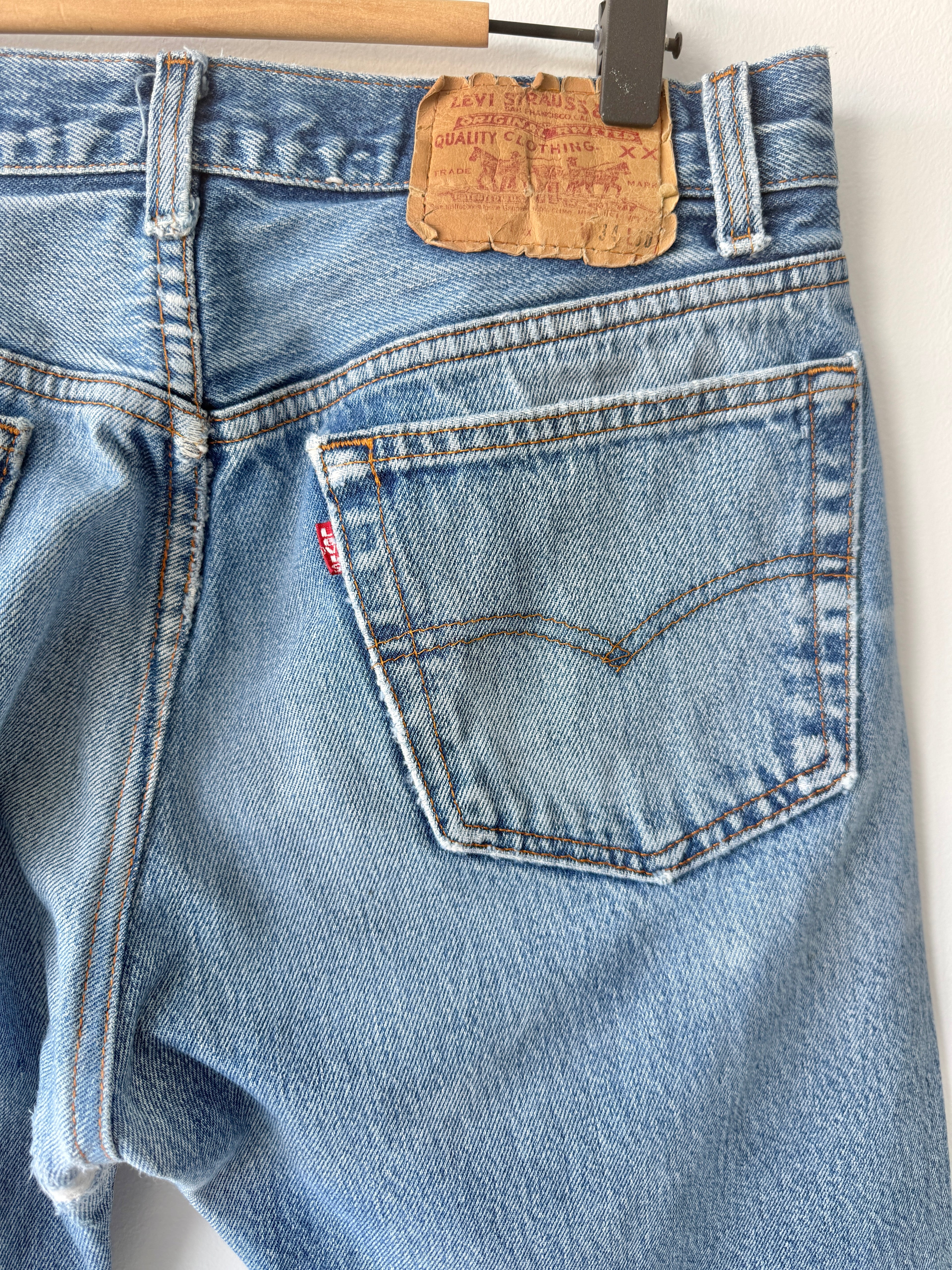 W30 L27 vintage Levis 501 29/30” dark blue faded Levi’s 501s USA 80s collectors addition