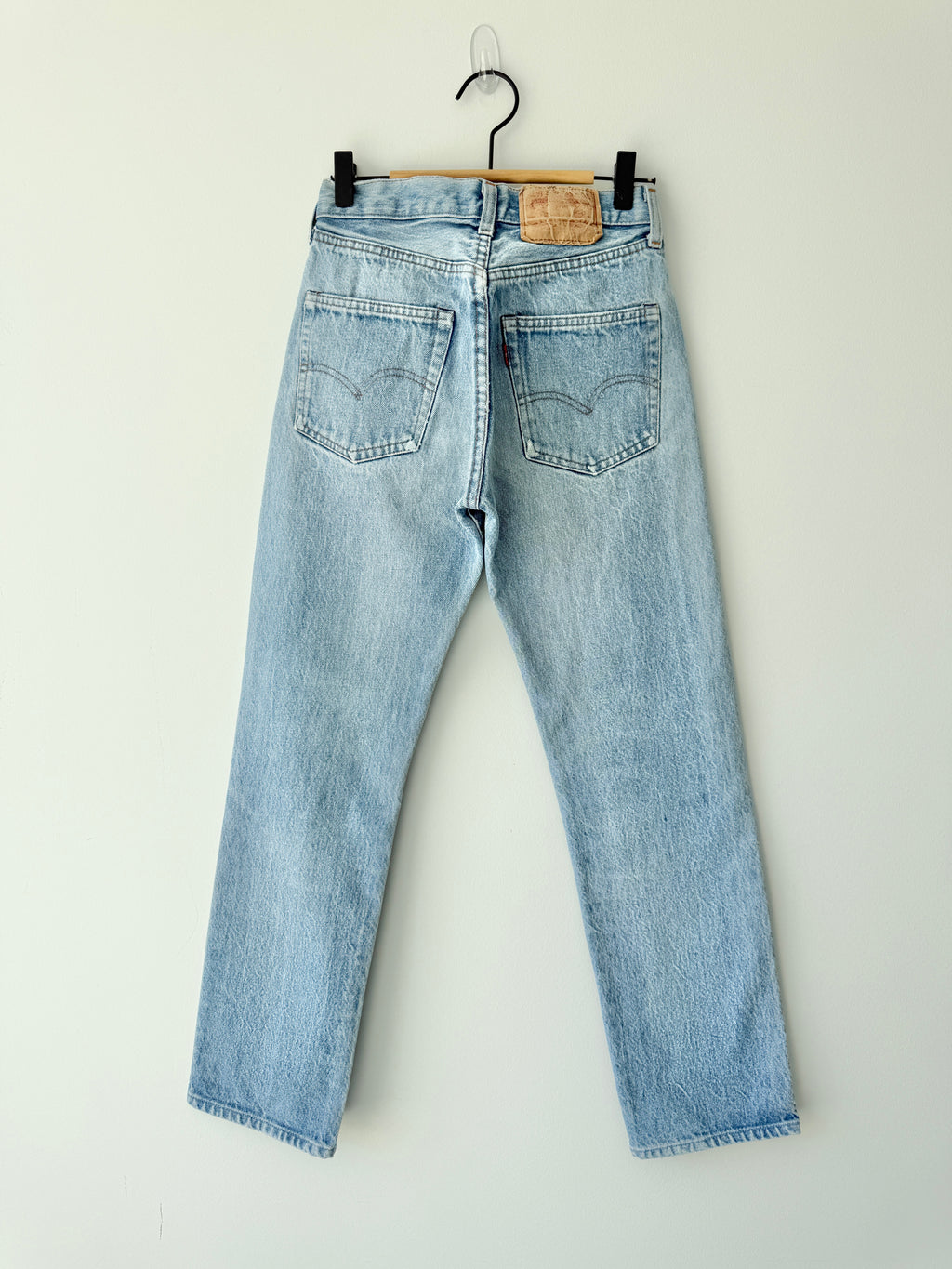 W24 L28 vintage Levis 501 24” light blue Levi’s 501s 80s