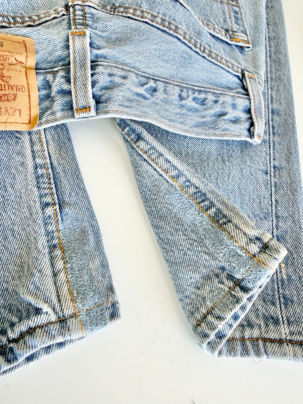 W23 L30 vintage Levis 501s 22/23” light medium blue Levi’s 501s 90s