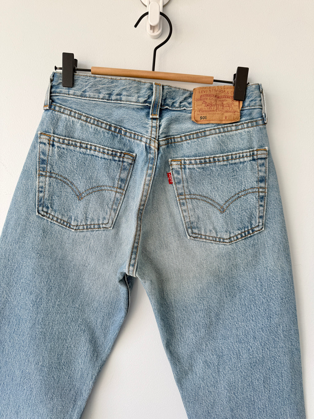W26 L31 vintage Levis 501 24-26” measured medium blue 90s Levi’s 501s USA