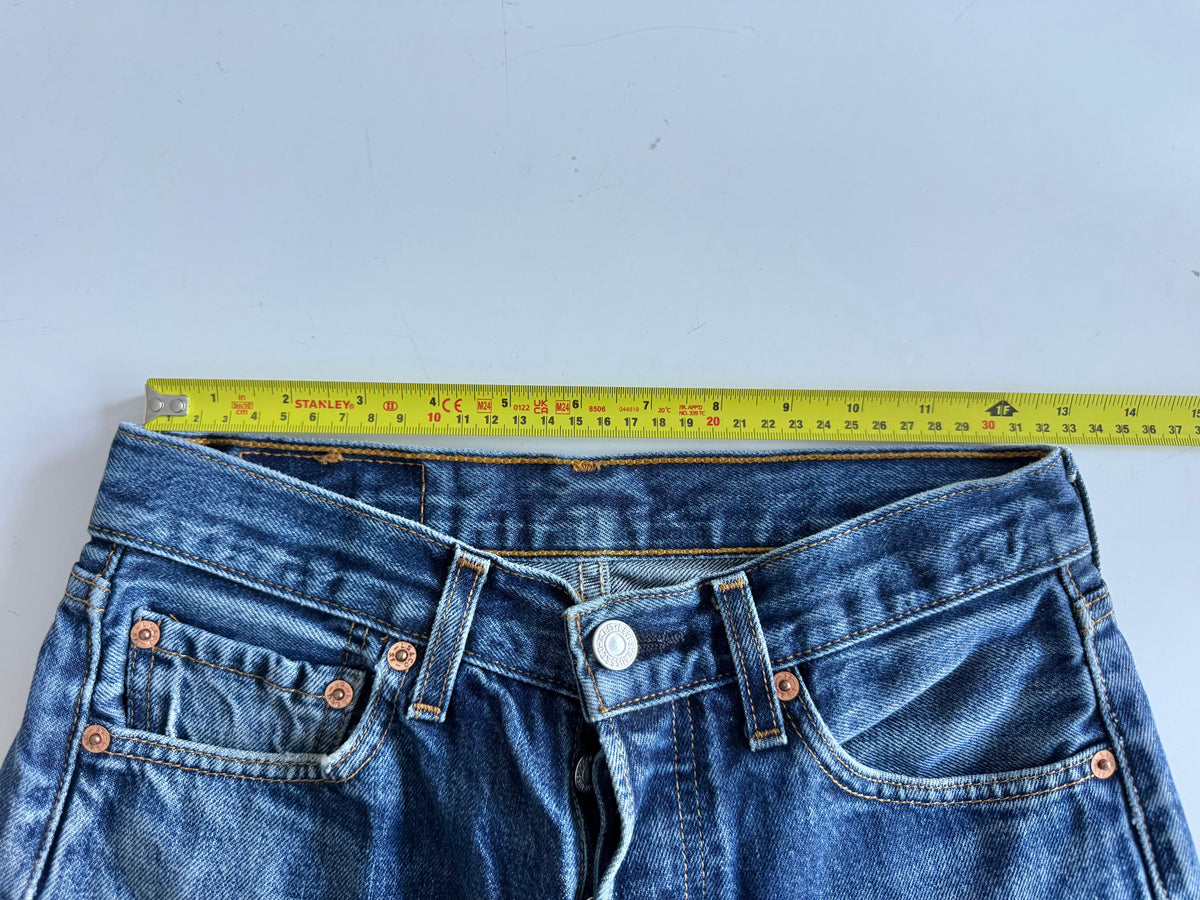 W26 L30 vintage Levis 501 dark blue 25/26” measured waist Y2K levis 501s