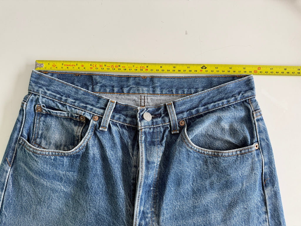 W31 L31 vintage Levis 501s 30/31” measured medium dark blue faded  early 90s 501s USA