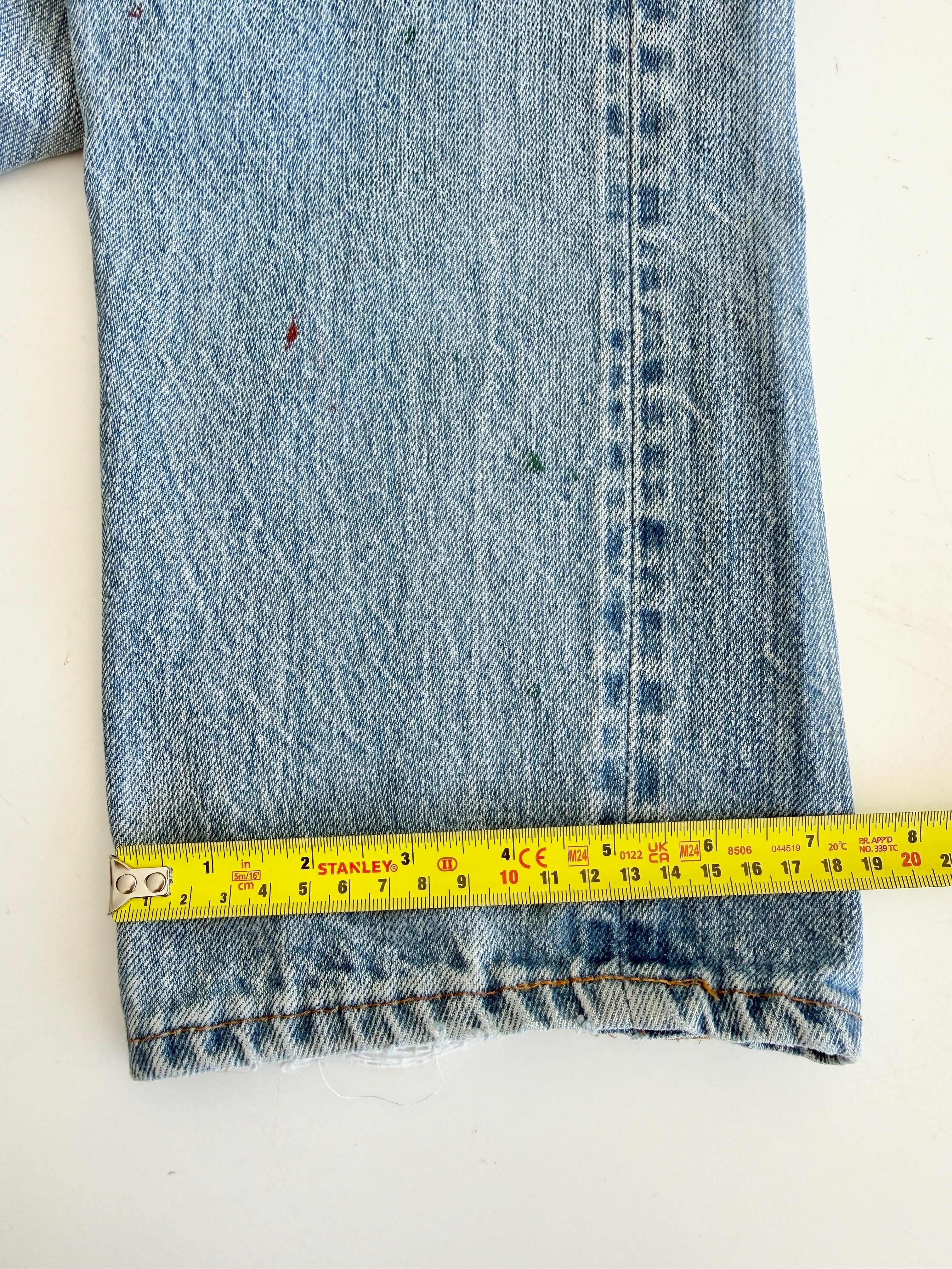 Selvedge W27 L30 vintage Levis 501 26-27”measured medium blue 80s USA 501 selvedge distressed & paint 501s