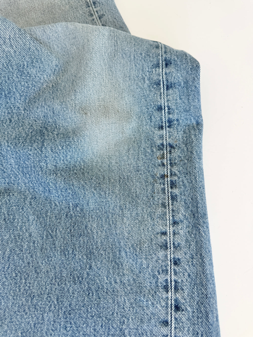 W32 L29 vintage Levis 501 31/32” measured medium blue denim Y2K Levi’s 501s wallet mark