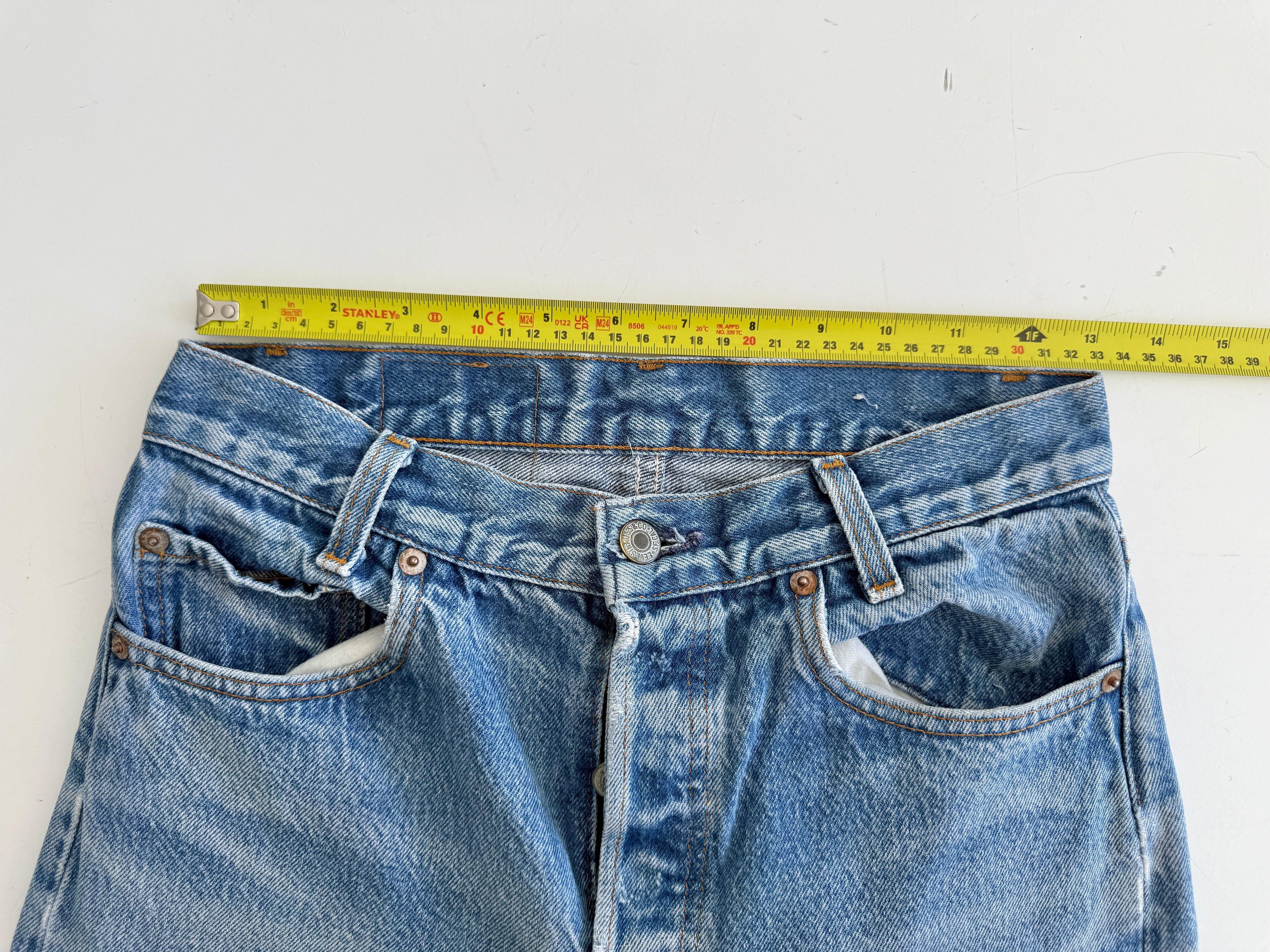 Distressed W26 L30 vintage Levis 701 0117 25/26” measured waist dark faded 80s 701 0117