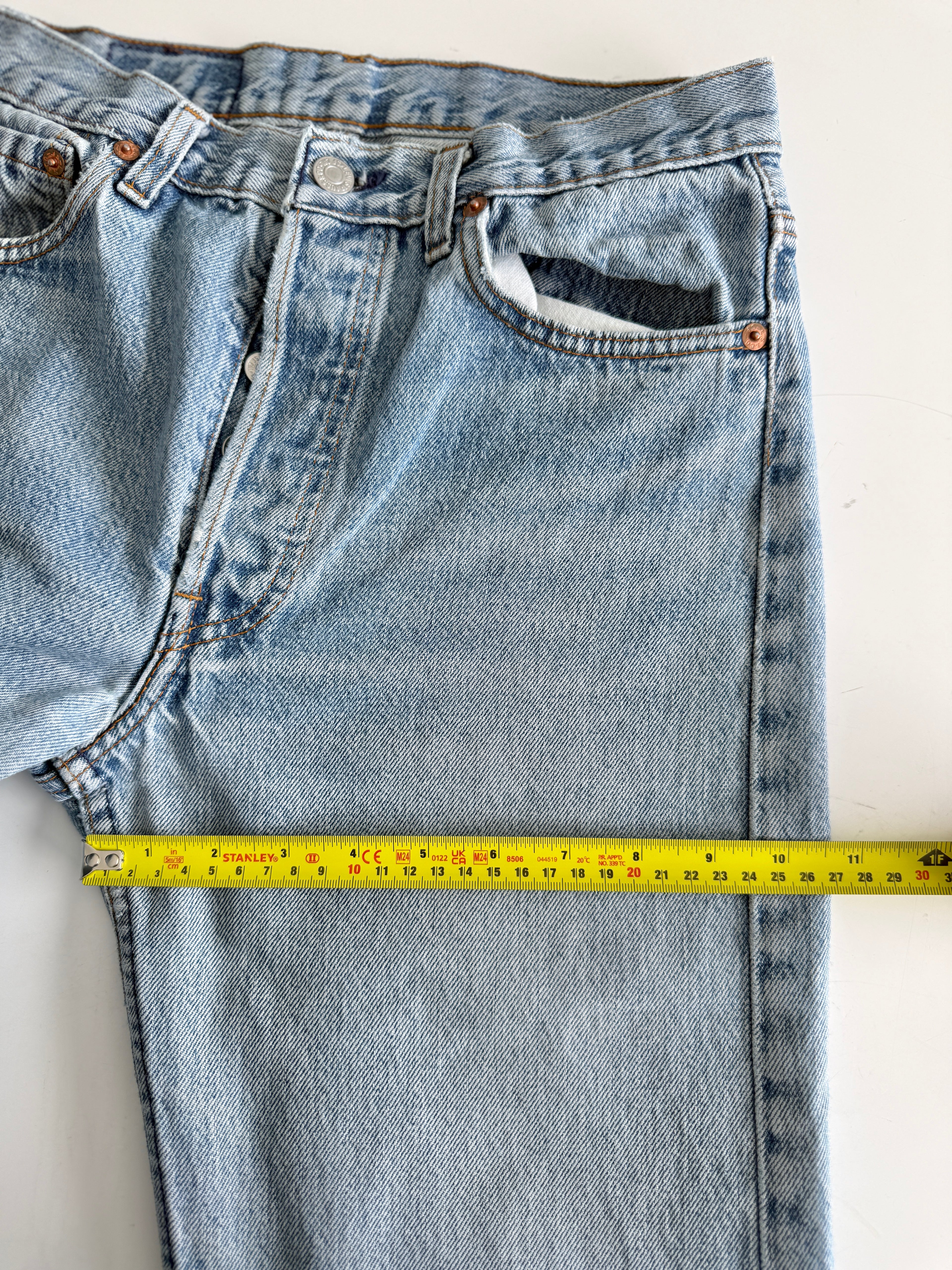 W28 L30 vintage Levis 501 27/28” measured medium light faded blue denim 80/90s Levi’s 501s