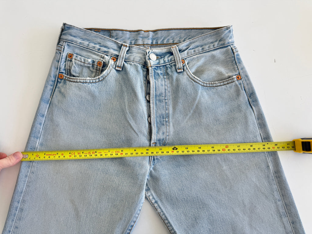 W27 L33 vintage Levis 501 27” measured light faded blue 90’s levi’s 501s