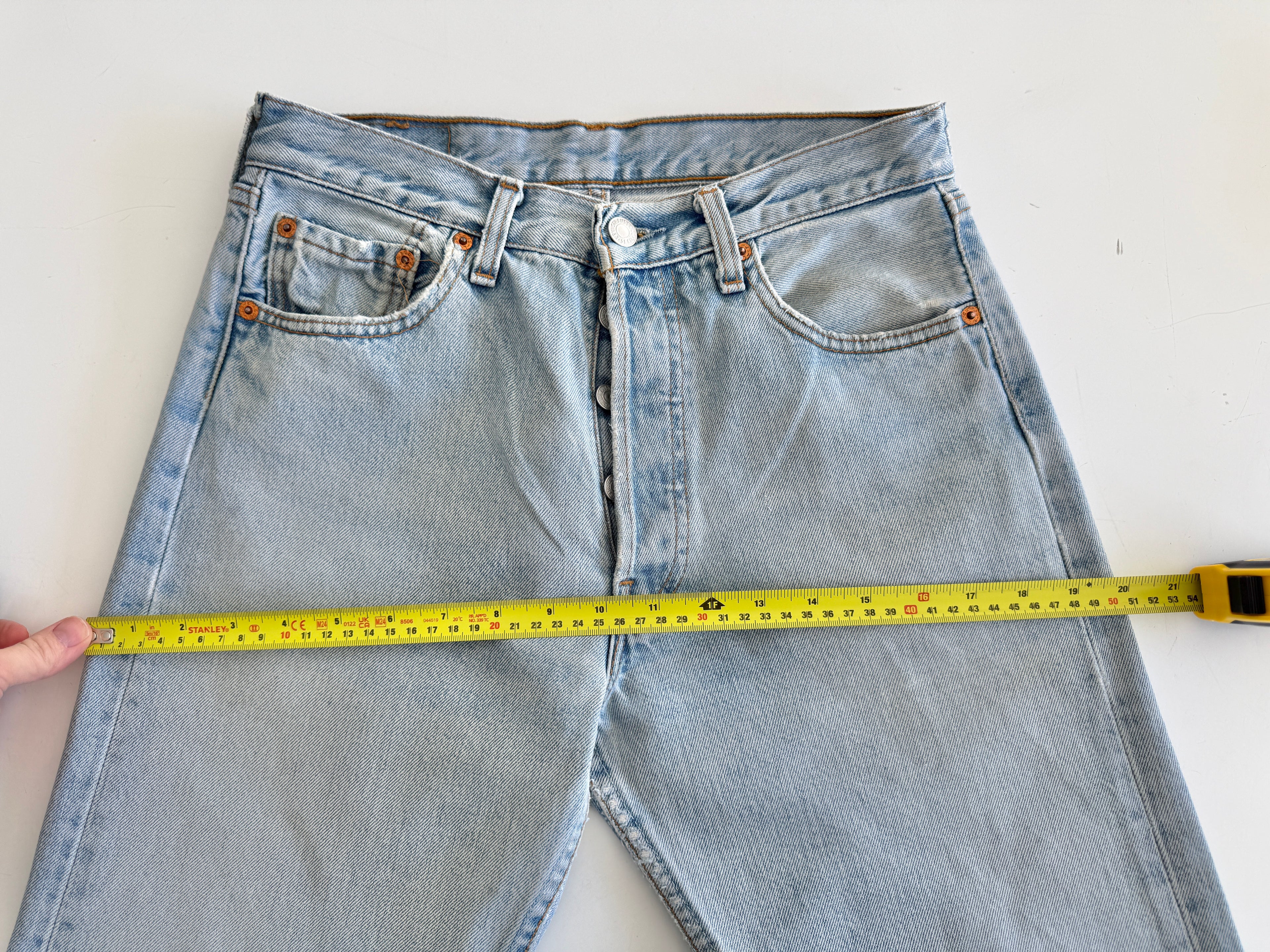 W27 L33 vintage Levis 501 27” measured light faded blue 90’s levi’s 501s