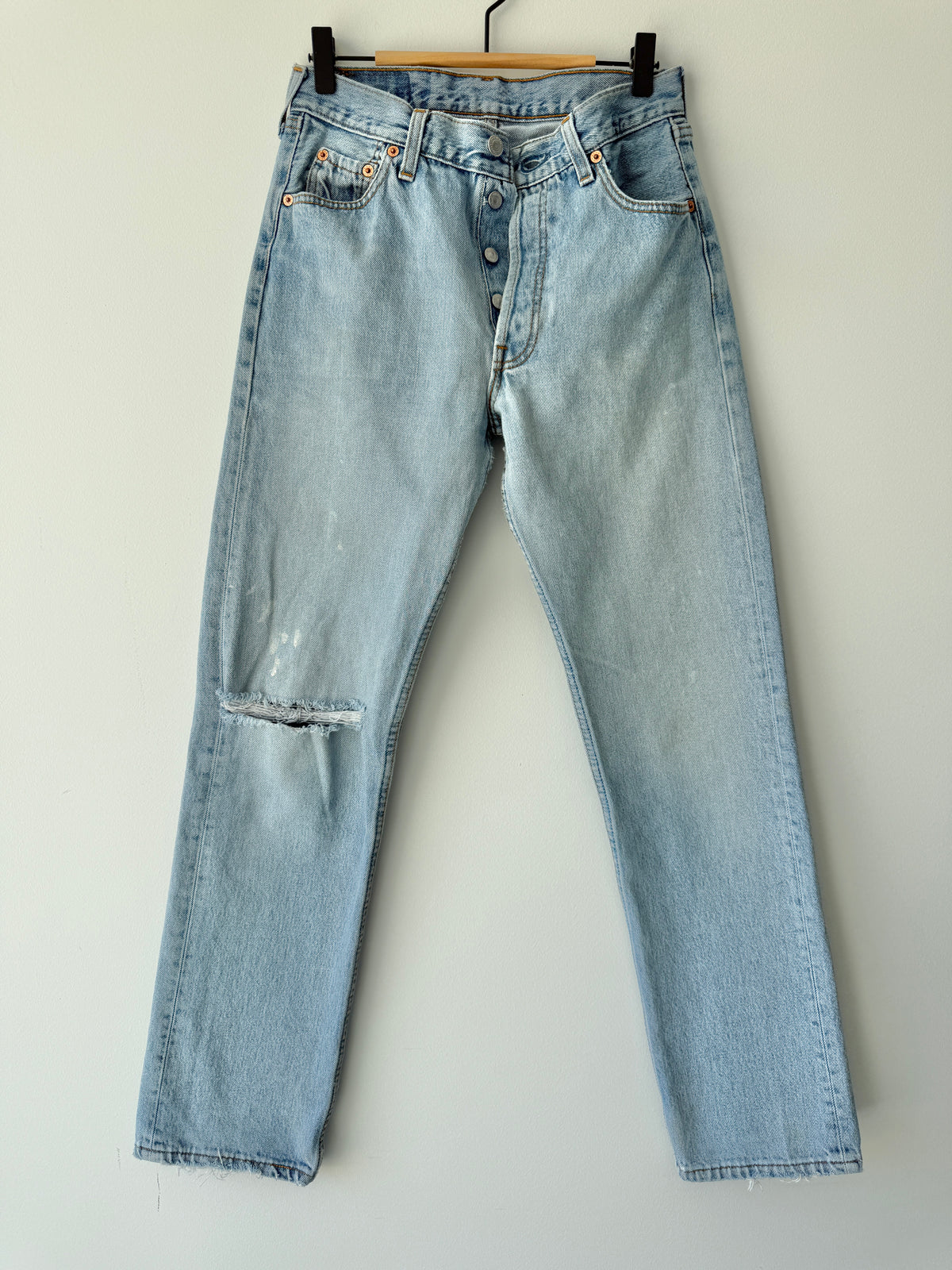 W27 L31 vintage Levis 501 26/27” measured waist light blue faded  90s 501s
