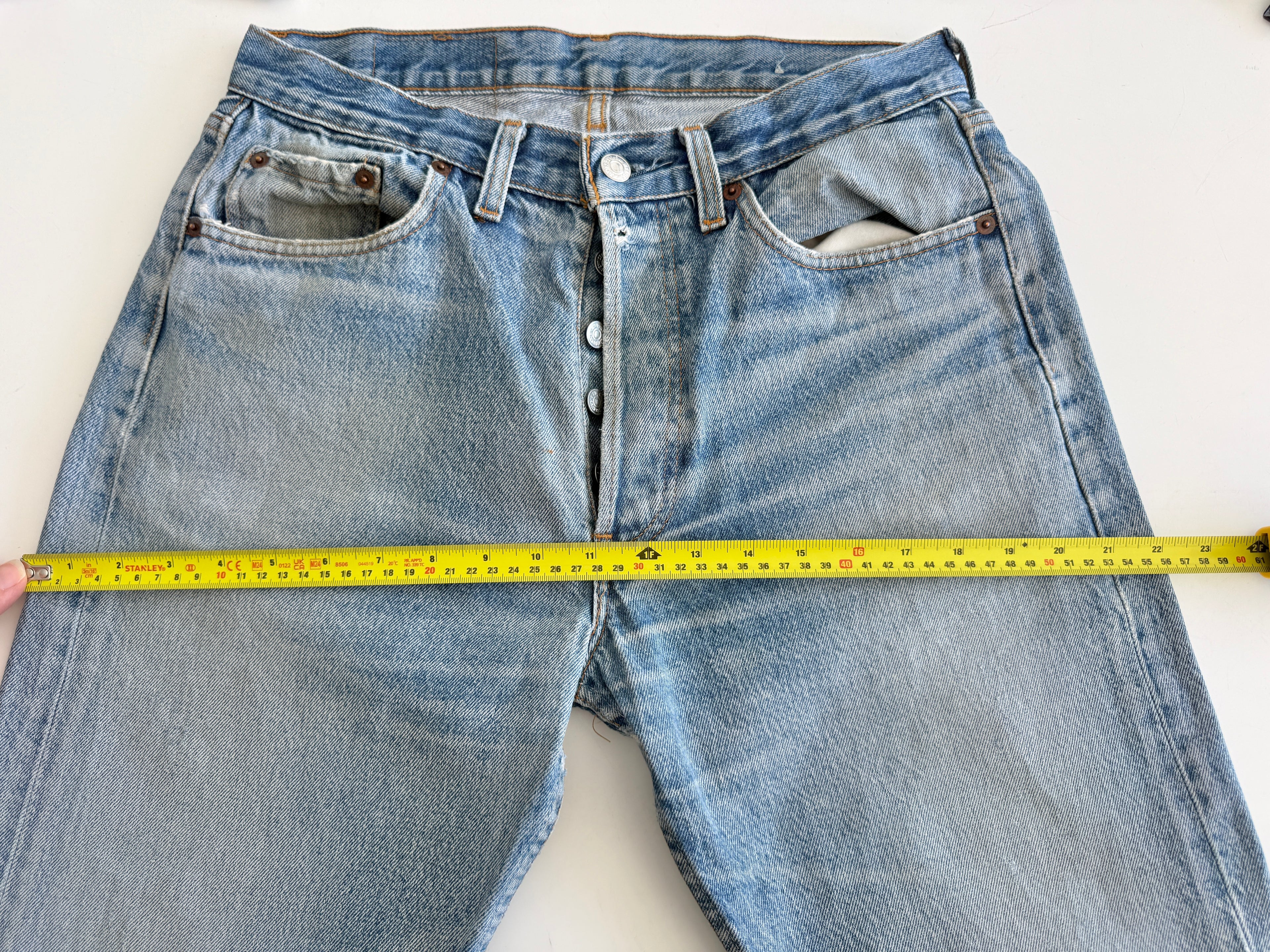 W30 L31 vintage Levis 501 29/30” measured waist medium faded blue 80s 501s