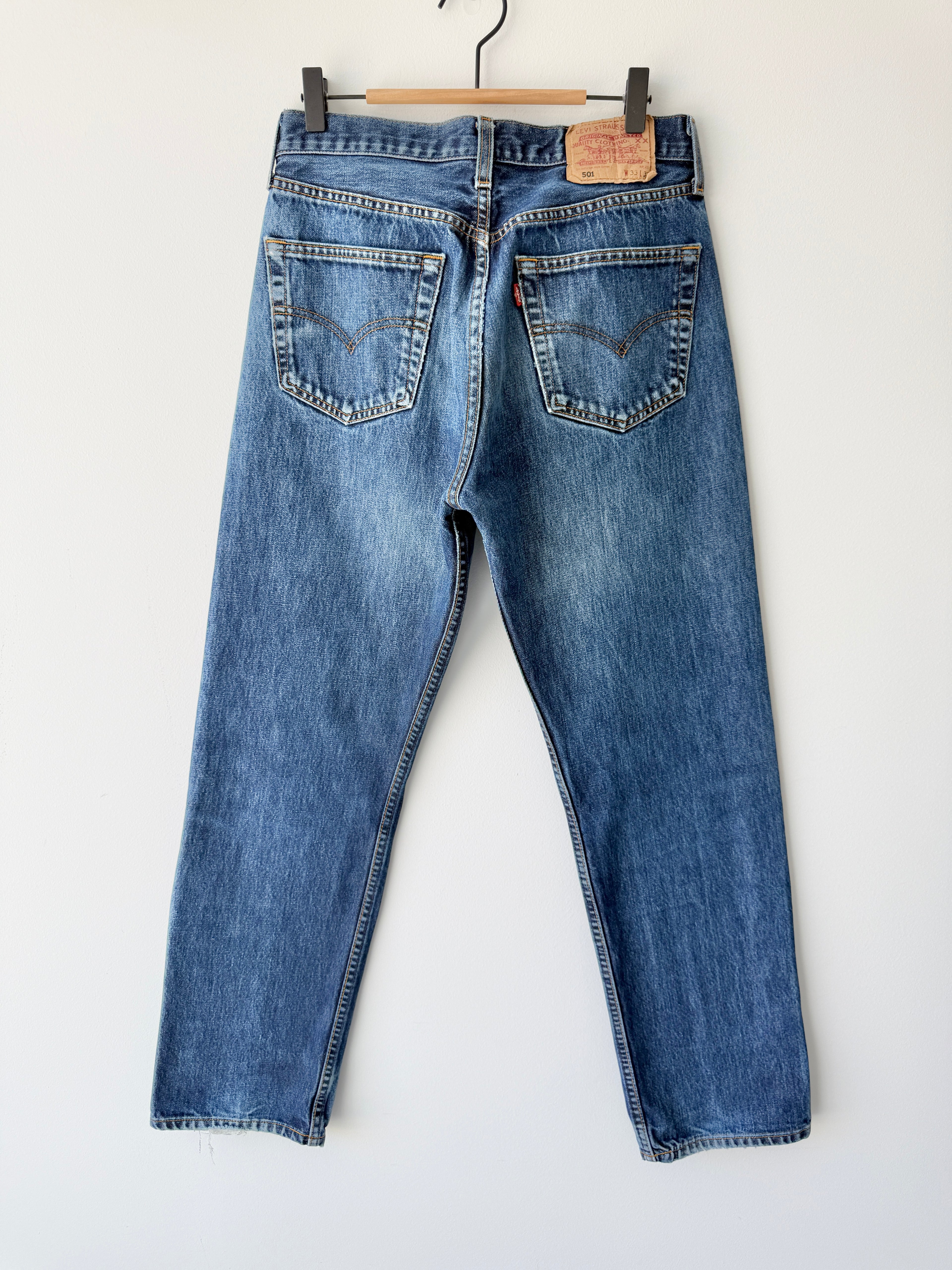W29 L30 vintage Levis 501 29” measured waist dark indigo faded blue 501s Y2K