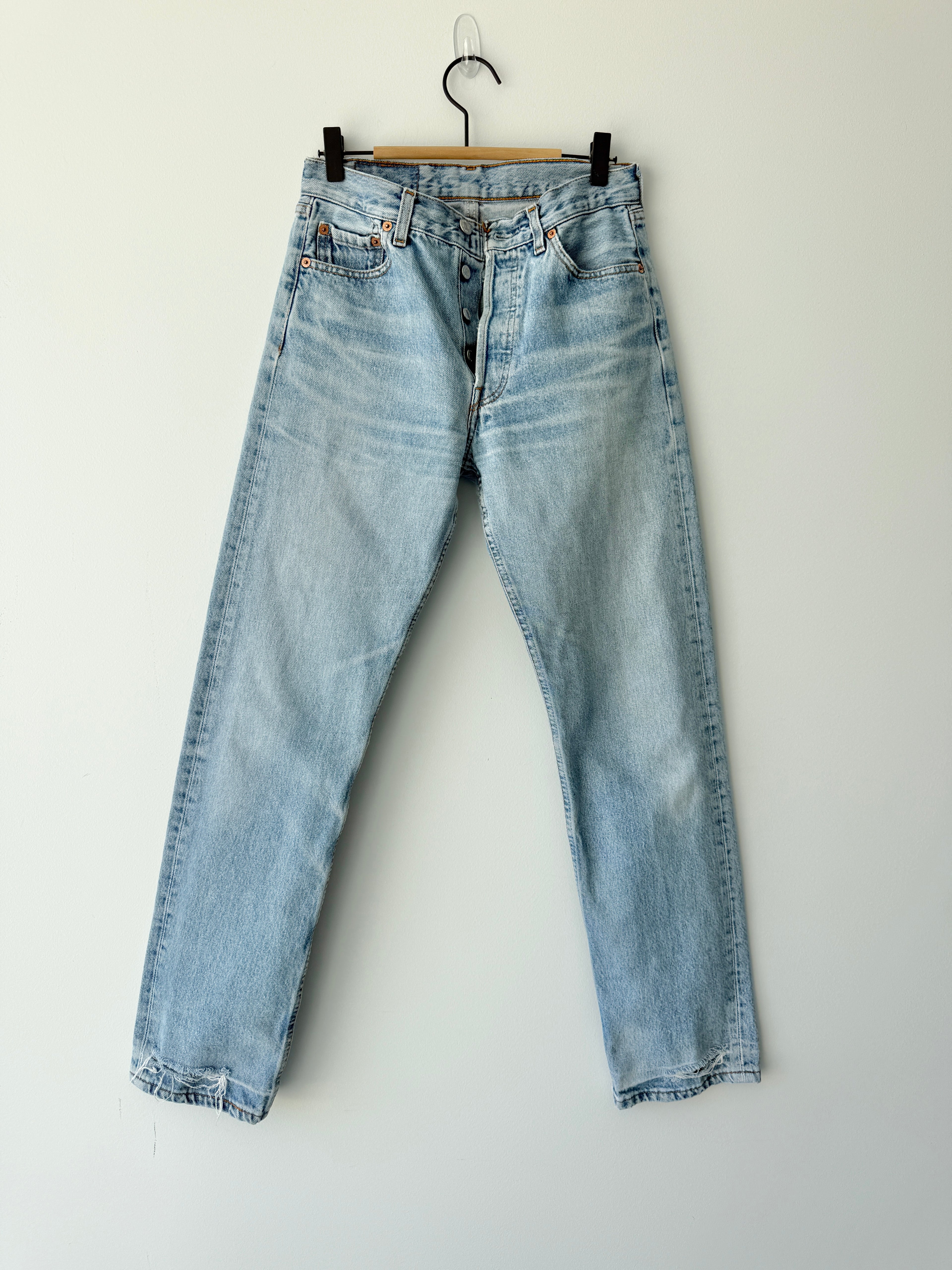 W27 L31 vintage Levis 501 26/27” measured waist medium light blue 501s Y2K nl