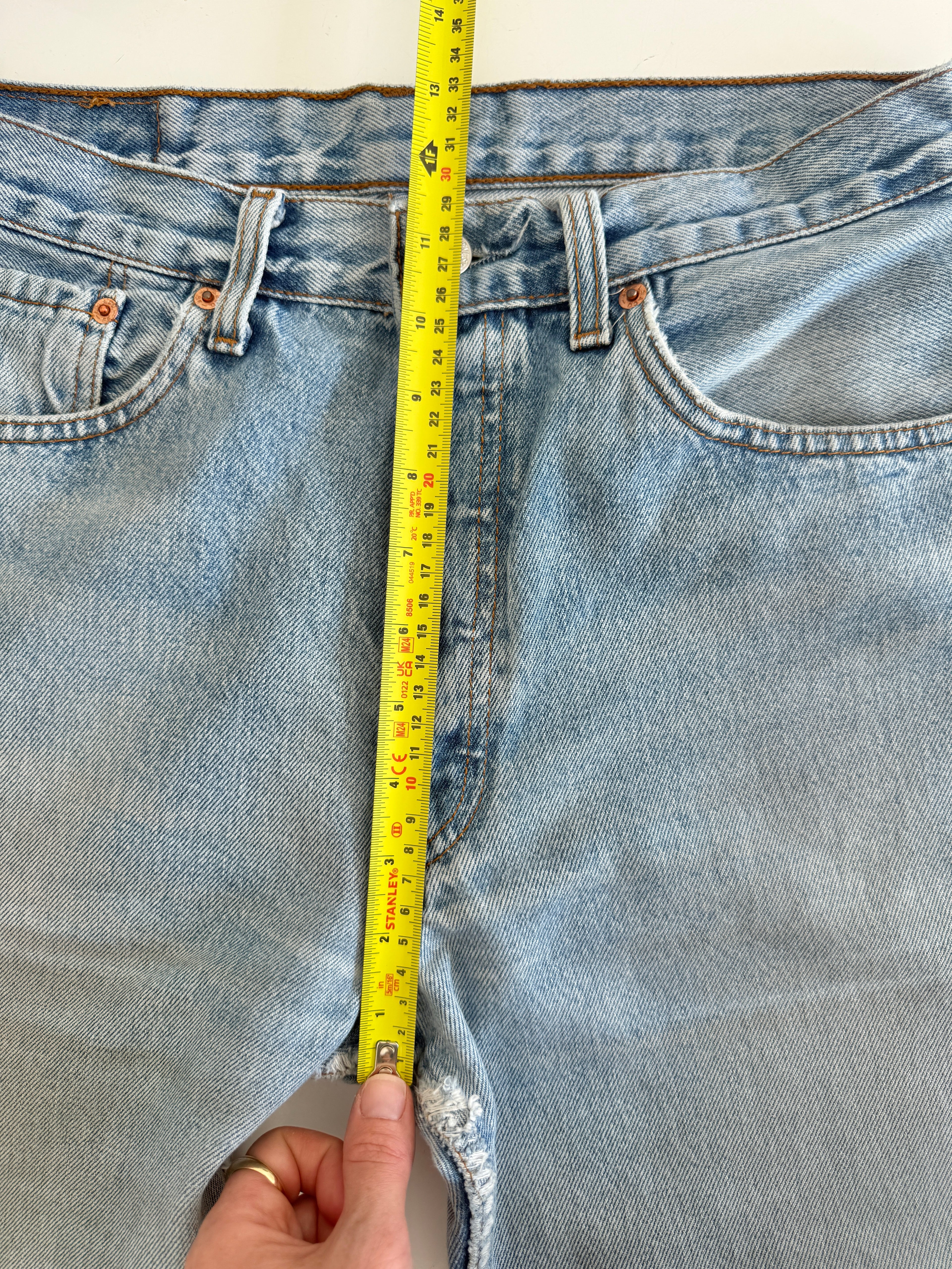 Soft W30 L29 vintage Levis 501 29/30” measured waist light blue dirty Y2K 501s