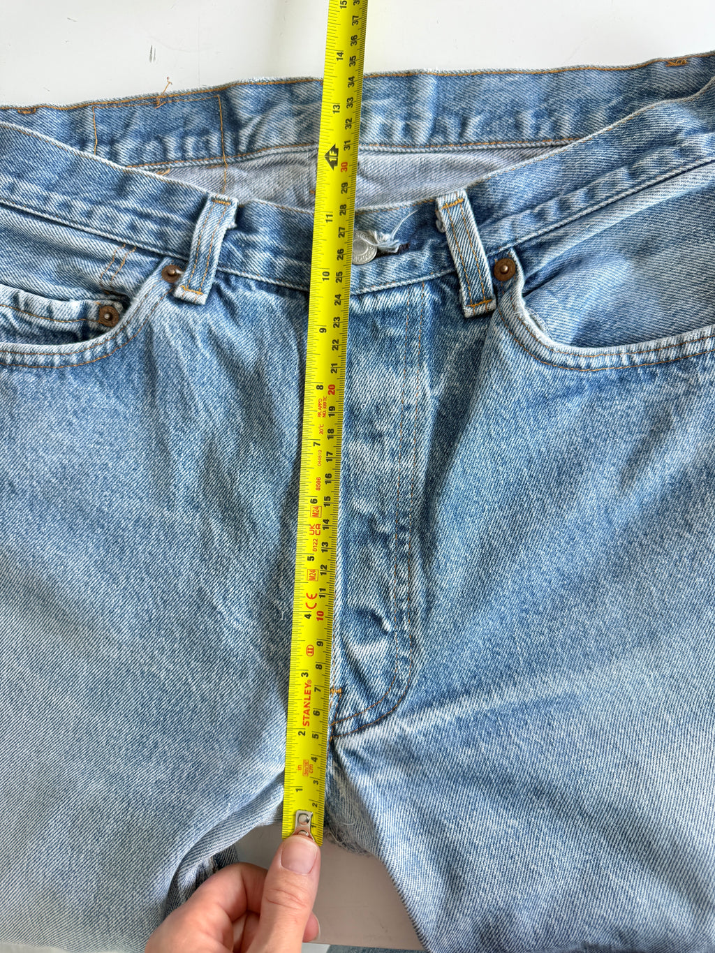 W31 L29 vintage Levis 501 medium blue 30/31” measured waist 501s 80s USA