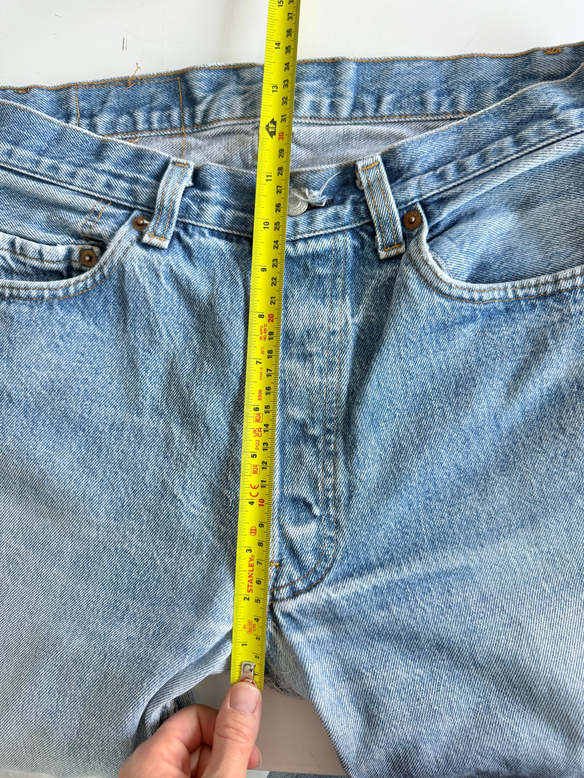 W31 L29 vintage Levis 501 medium blue 30/31” measured waist 501s 80s USA