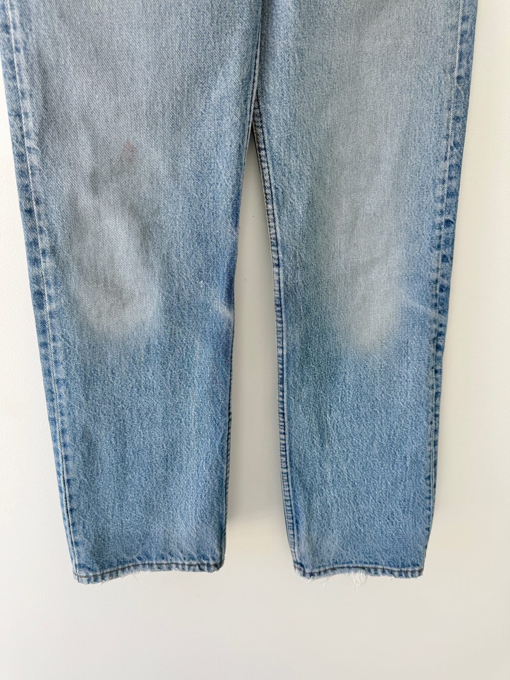 W27 L30 vintage Levis 701s 26/27” measured waist medium faded blue USA 80s 701s