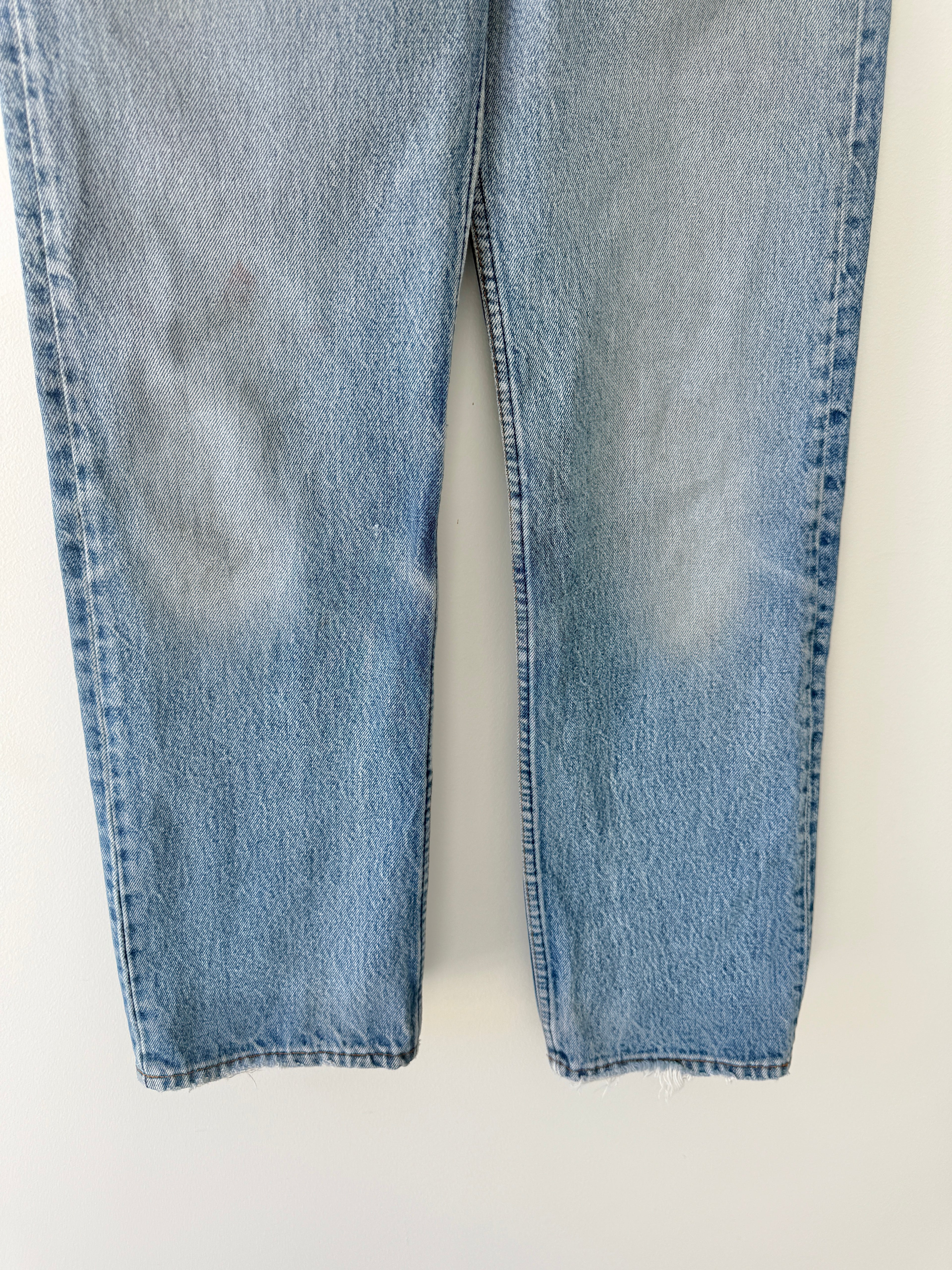 W27 L30 vintage Levis 701s 26/27” measured waist medium faded blue USA 80s 701s