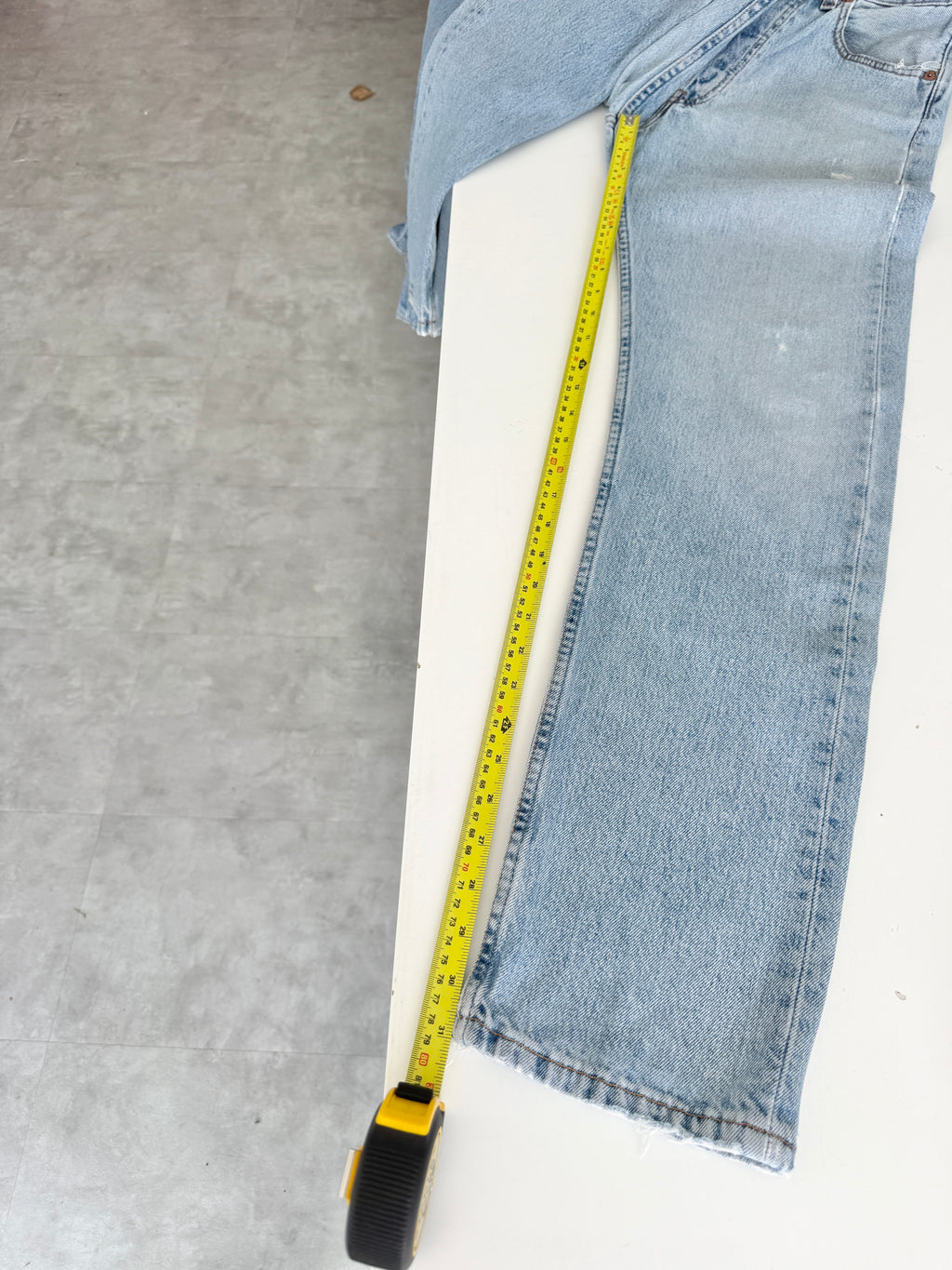 Soft W27 L31 vintage Levis 501 26/27” measured waist light blue 501s made in 90s USA