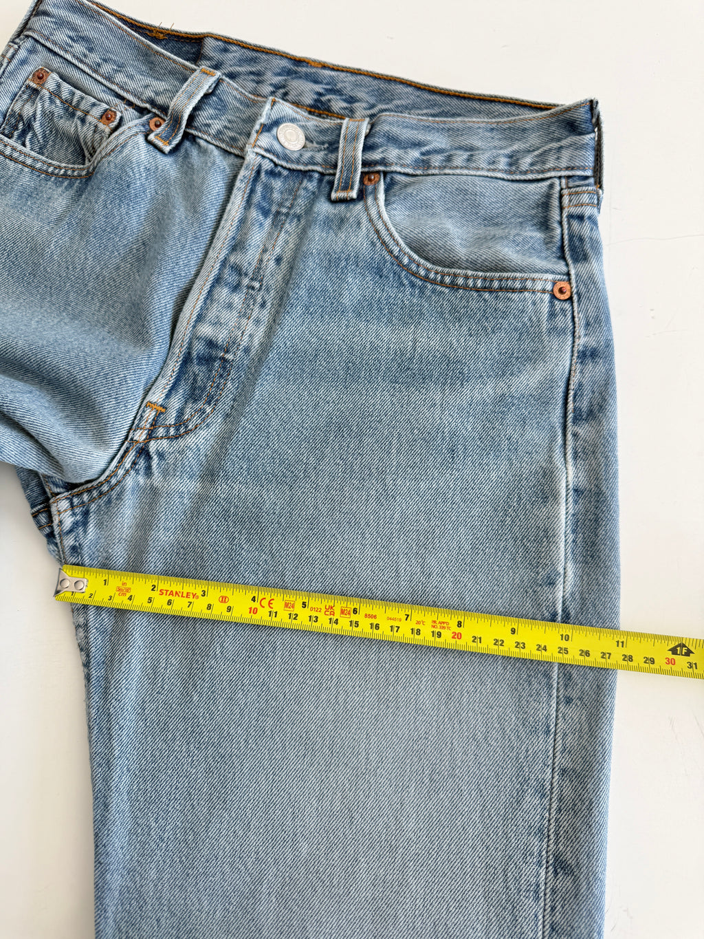 Soft W27 L30 vintage Levis 501 26/27” measured waist medium blue 90s USA  501s