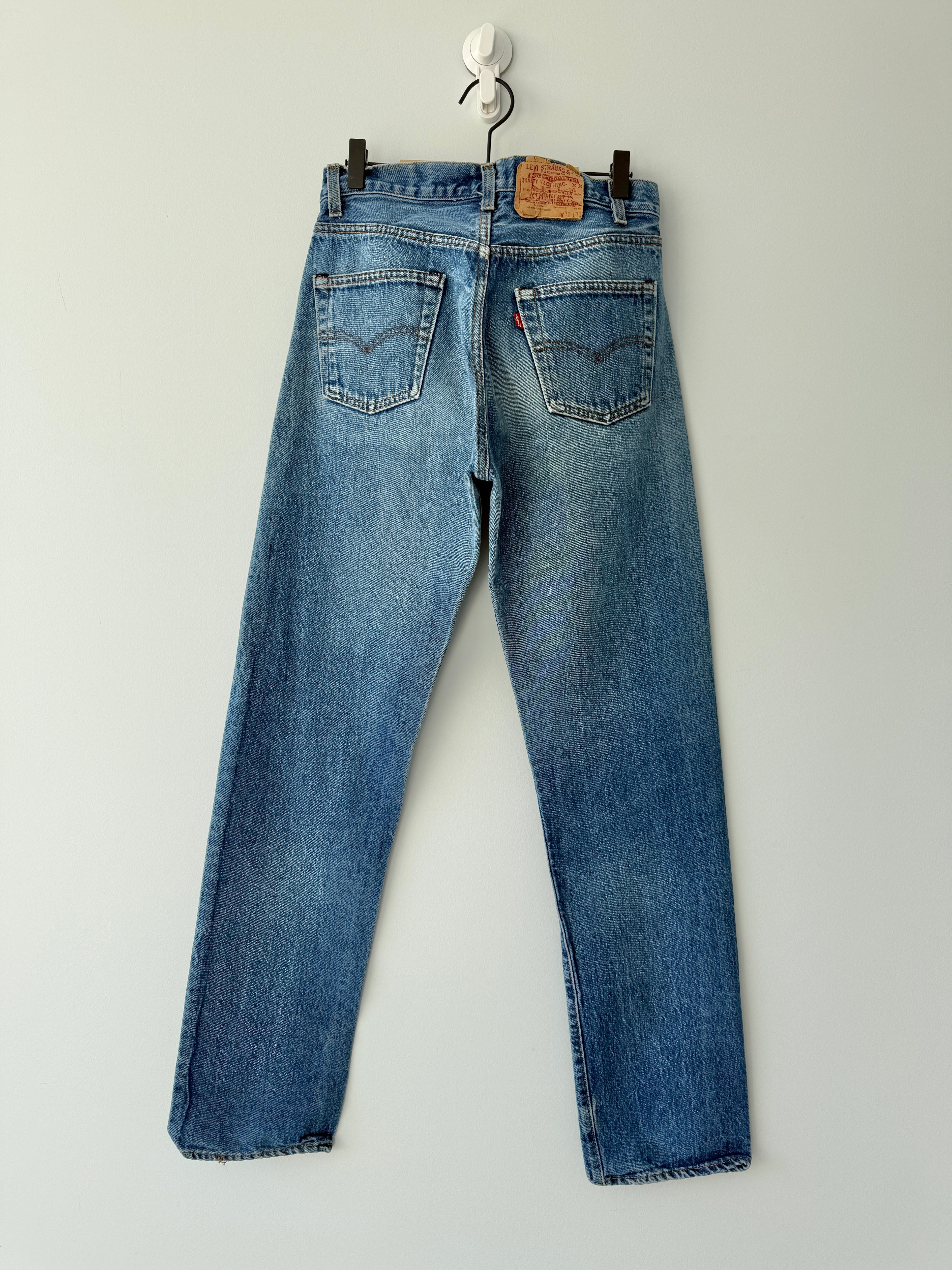 W29 L32 vintage Levis 501 28-29” measured dark faded blue denim 80’s levi’s 501s