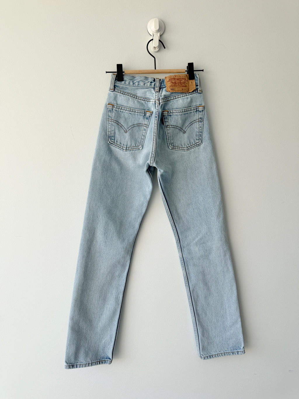 W22 L29 vintage Levis 501 22” measured light blue faded denim 90s 501s