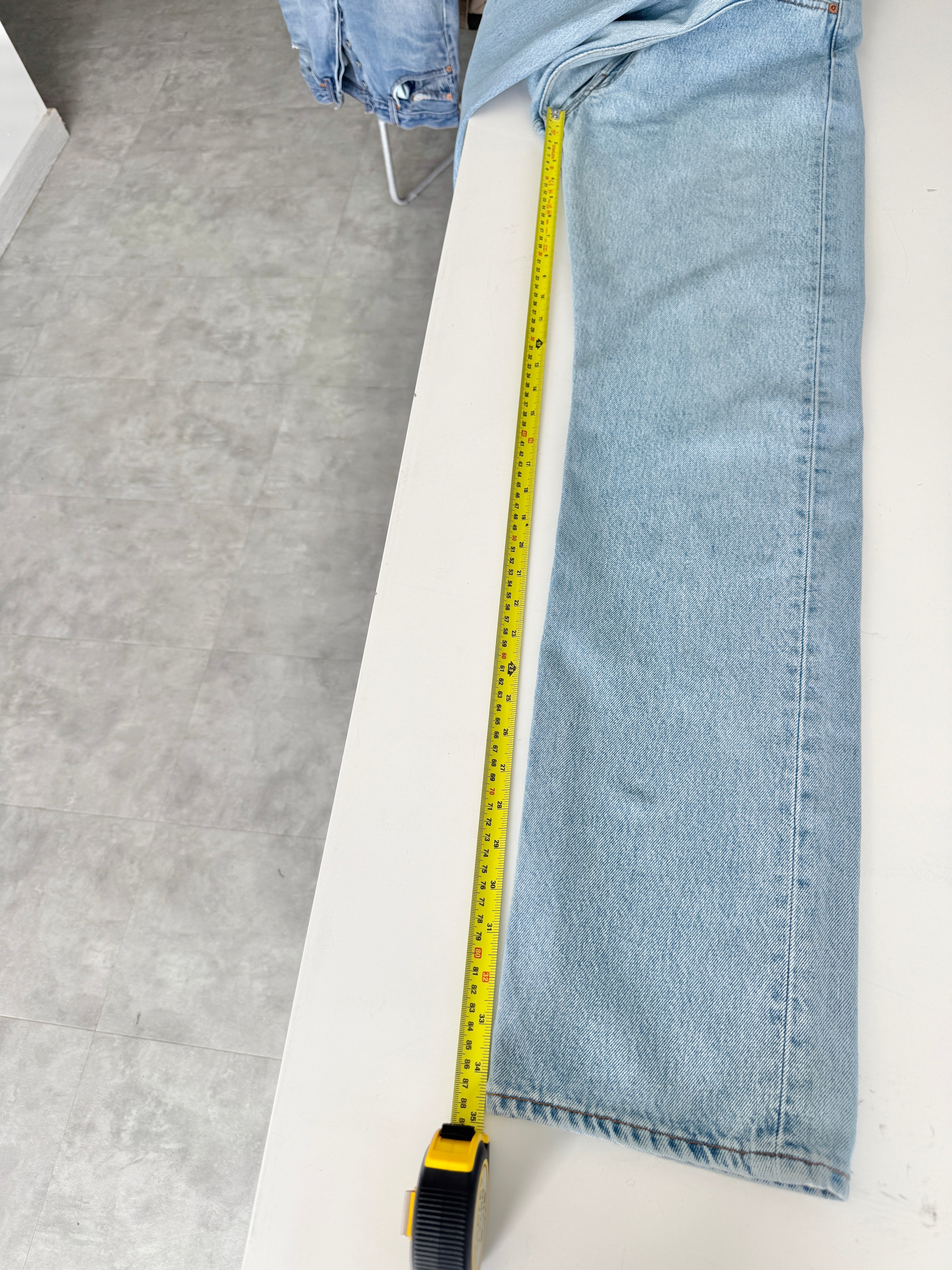W29 L33 vintage Levis 501 29” measured light blue faded 90s denim Levi’s 501s