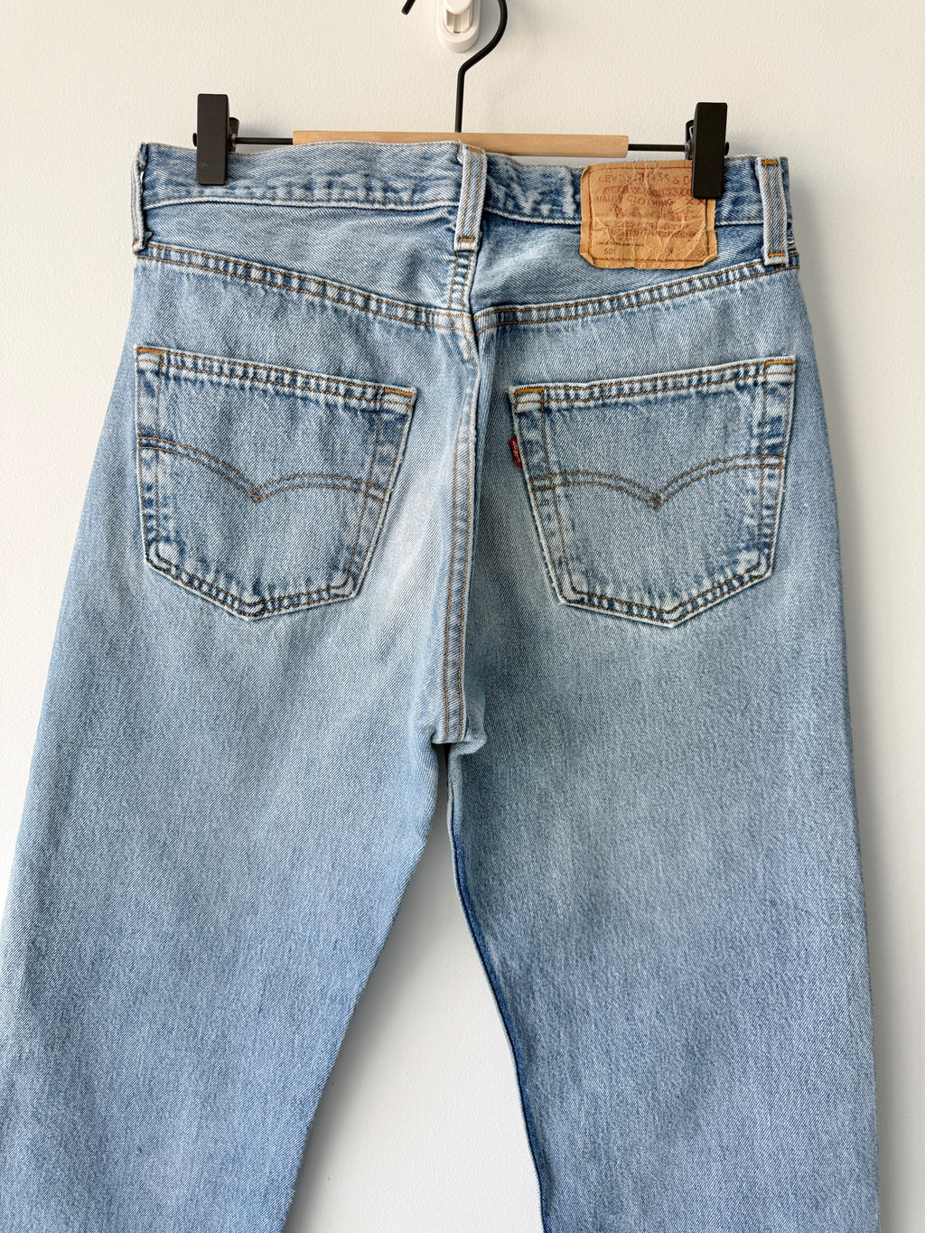 W29 L34 vintage Levis 501 29” measured medium light blue faded 90s denim Levi’s 501s USA