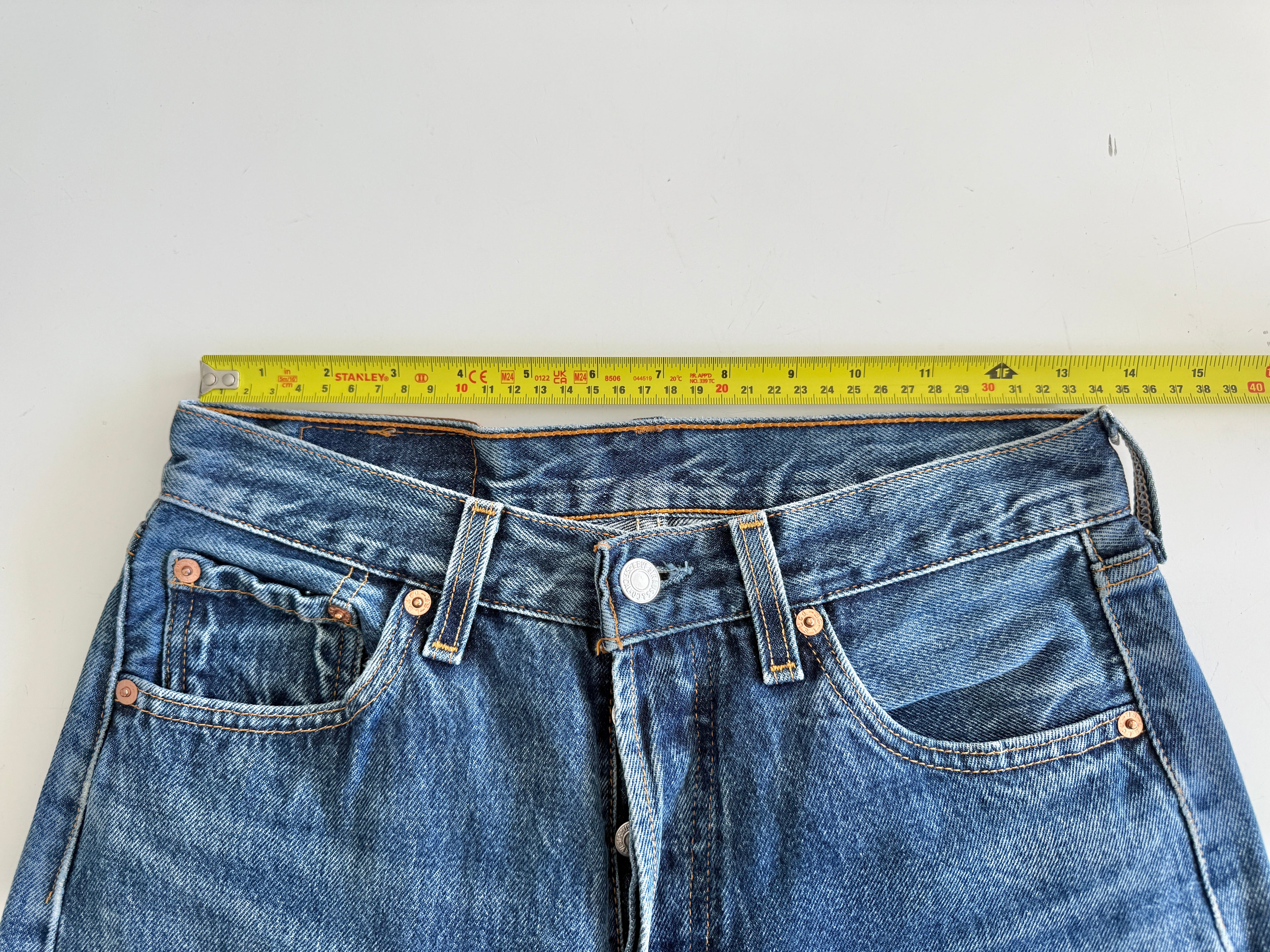 W27 L33 vintage Levis 501 26-27” dark f blue 90s Levi’s 501s USA