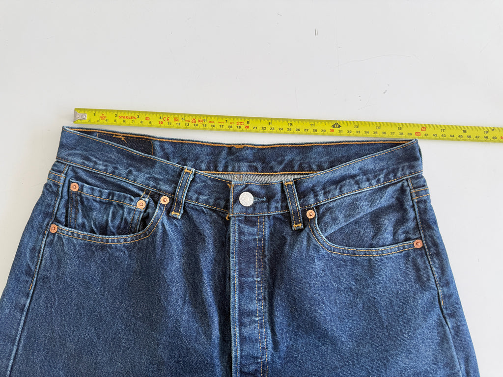 W32 L vintage Levis 501 31-32” measured dark raw blue Y2K denim shorts Levi’s 501s