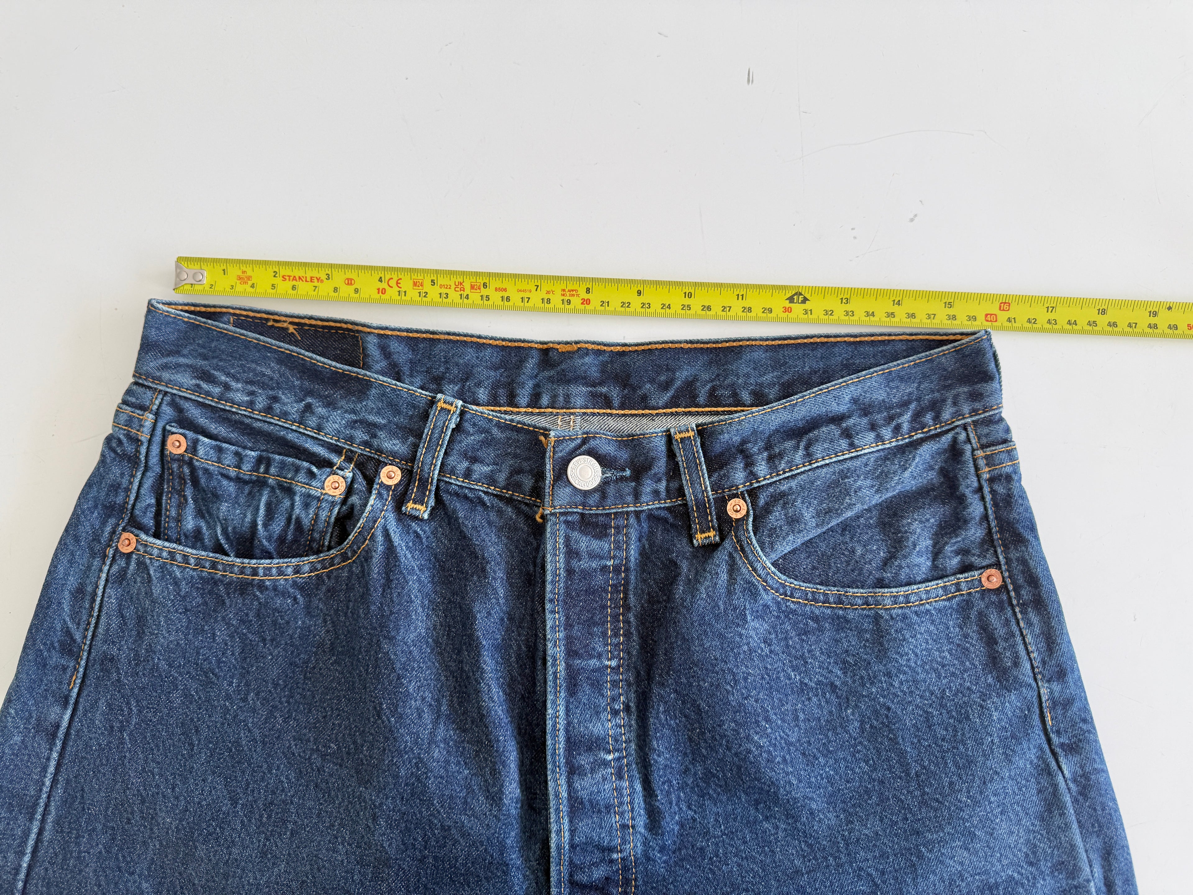 W32 L vintage Levis 501 31-32” measured dark raw blue Y2K denim shorts Levi’s 501s
