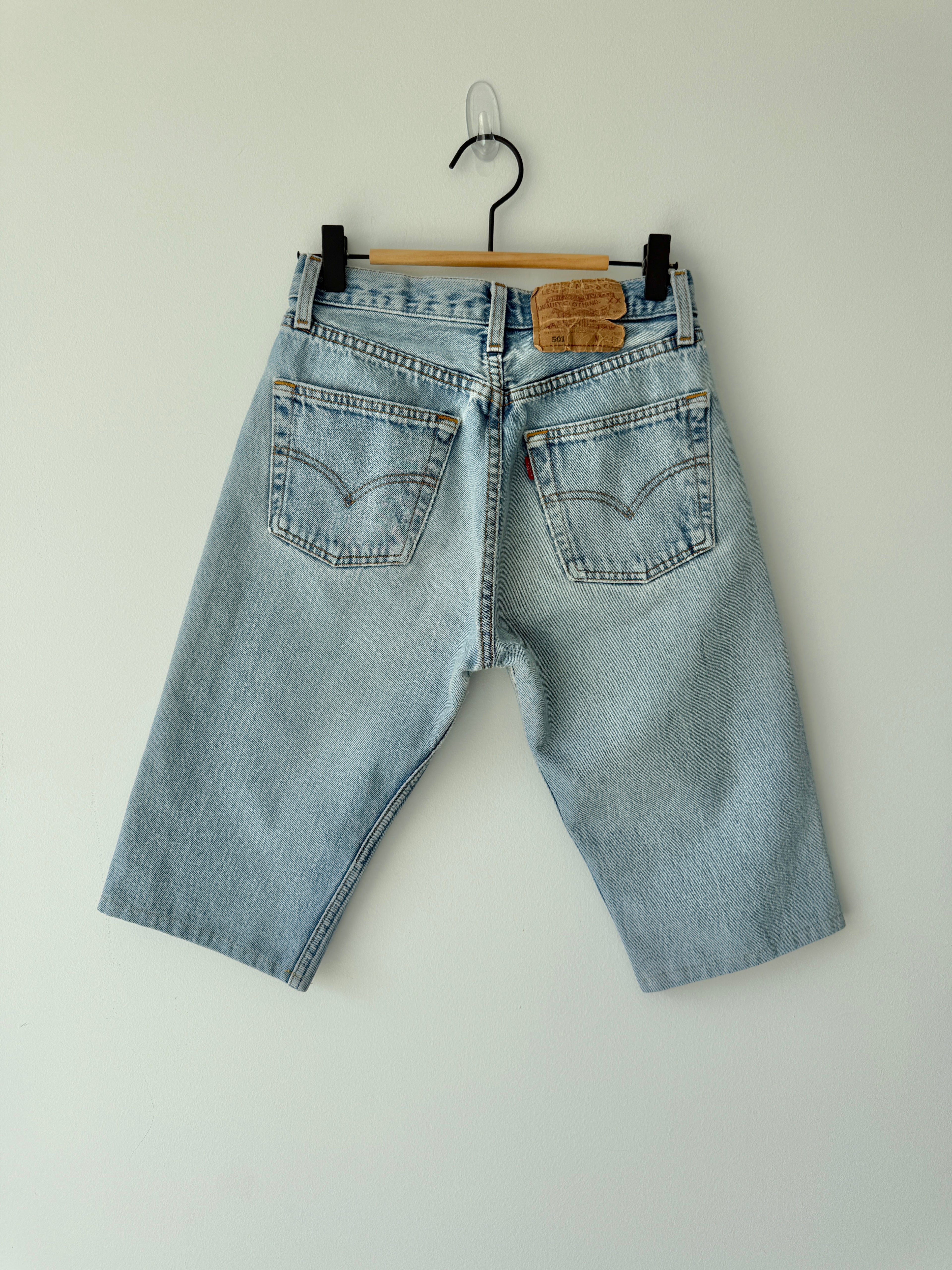 Soft shorts W25 L13 vintage Levis 501 24/25” measured waist light faded blue 501s amazing fade 90s denim