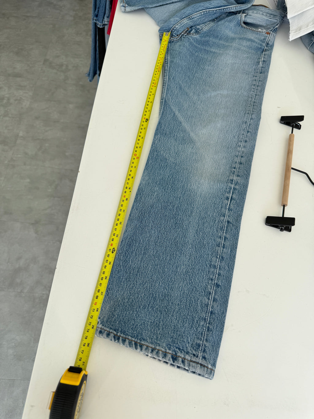 W29 L29 vintage Levis 501 28/29” measured medium blue Y2K 501s