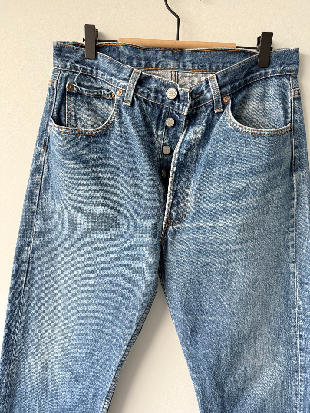W31 L31 vintage Levis 501s 30/31” measured medium dark blue faded  early 90s 501s USA