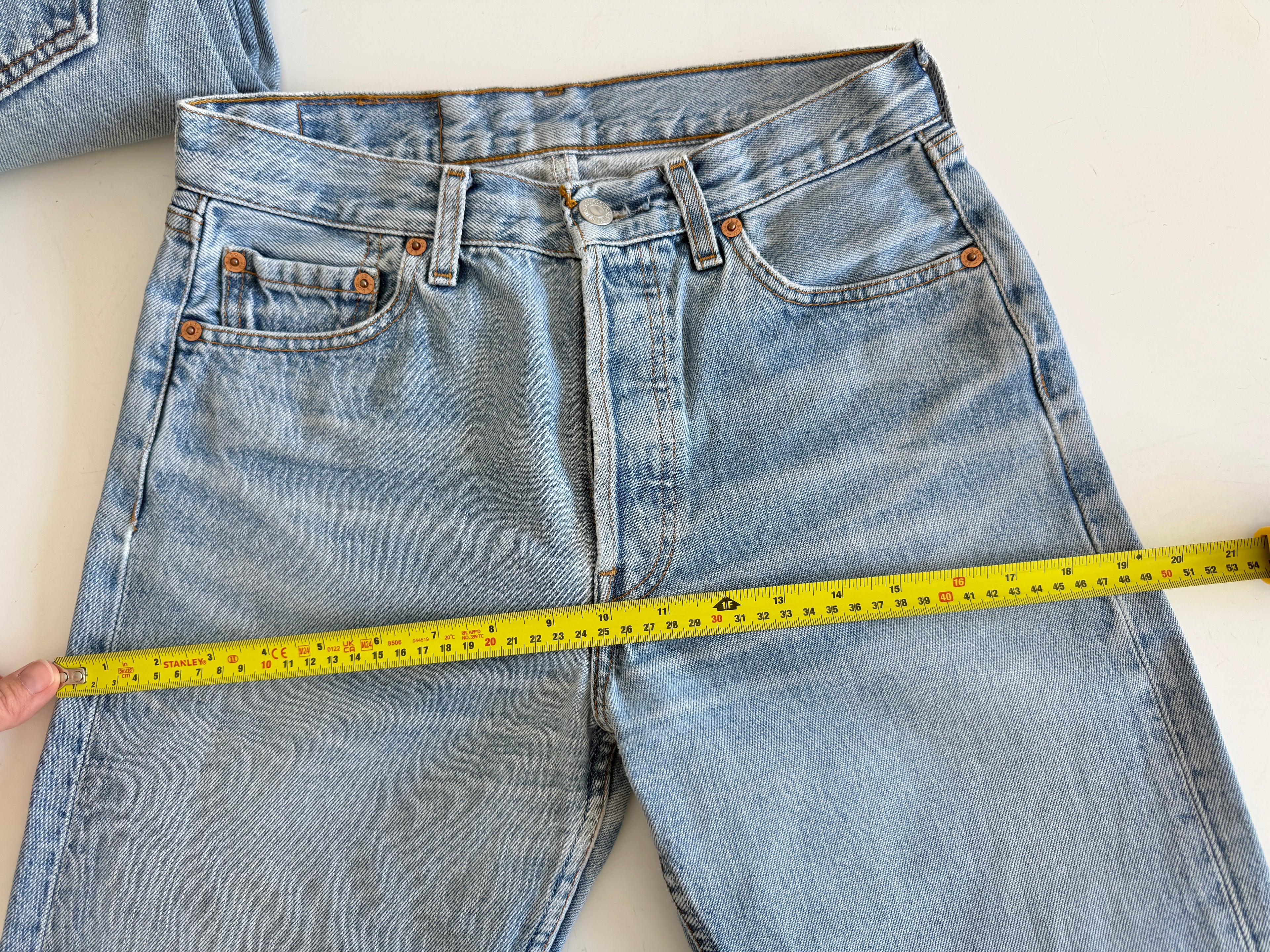 W27 L31 vintage Levis 501 26/27” measured waist medium light blue 501s Y2K nl