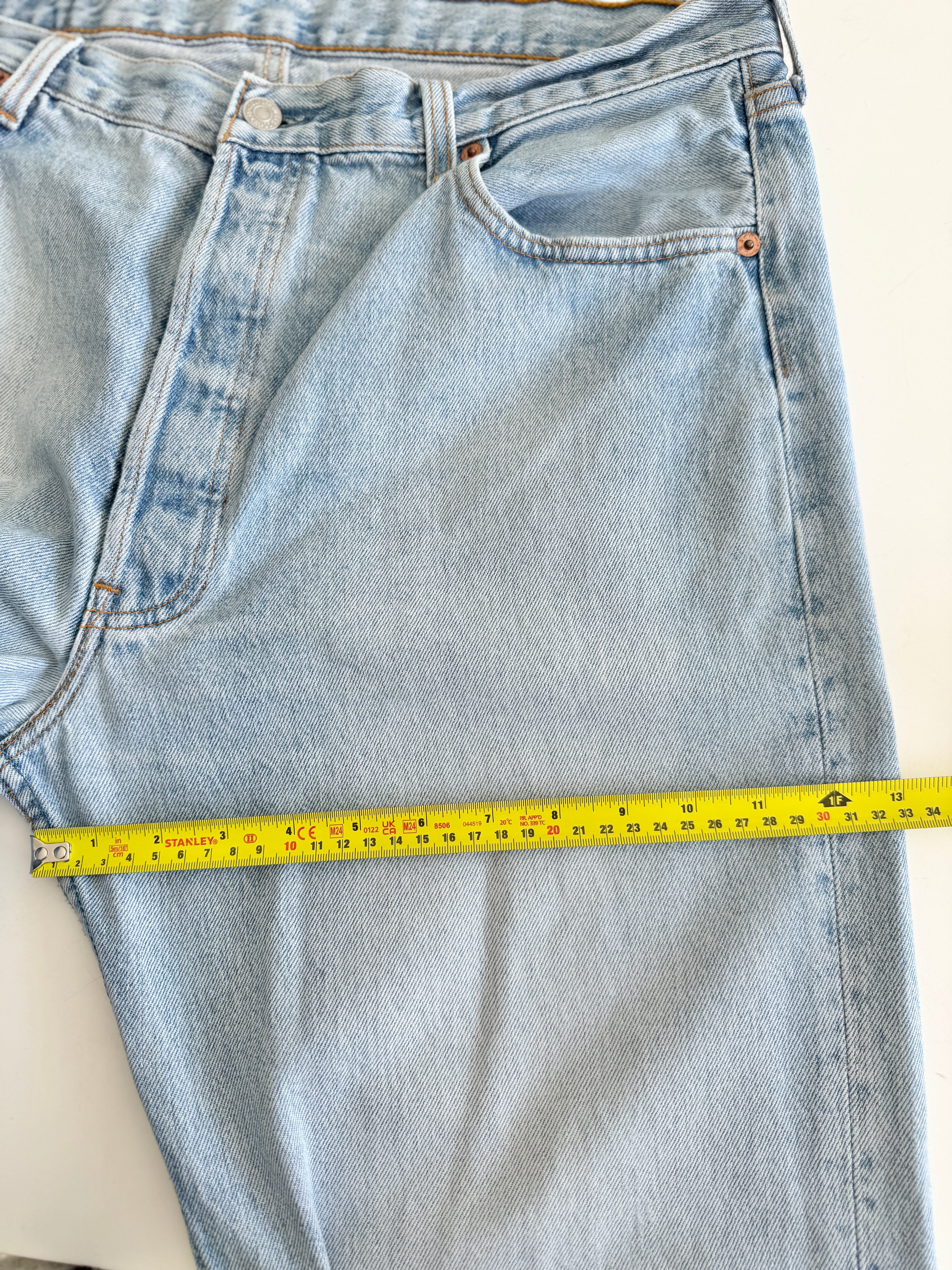 W36 L33 vintage Levis 501 35-36”” measured light blue 90s USA 501s