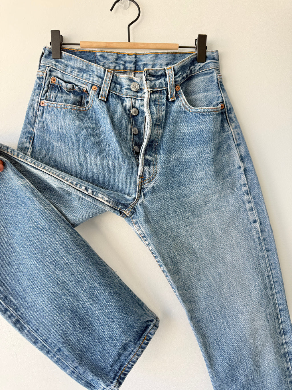 W27 L31 vintage Levis 501s 27” measured dark faded blue 501s 90s USA