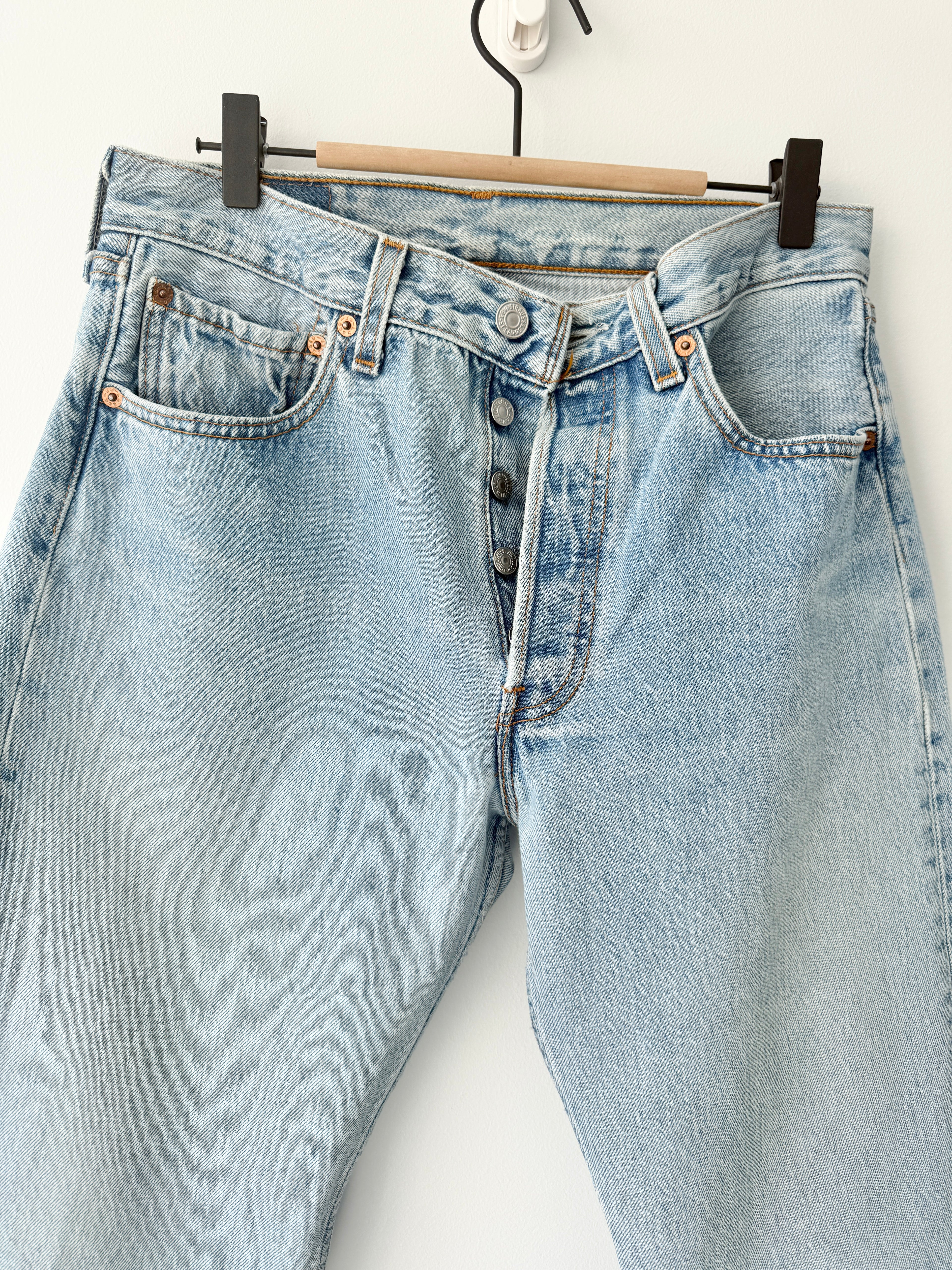 W29 L30 vintage Levis 501 28-29”measured light blue 90s USA 501s