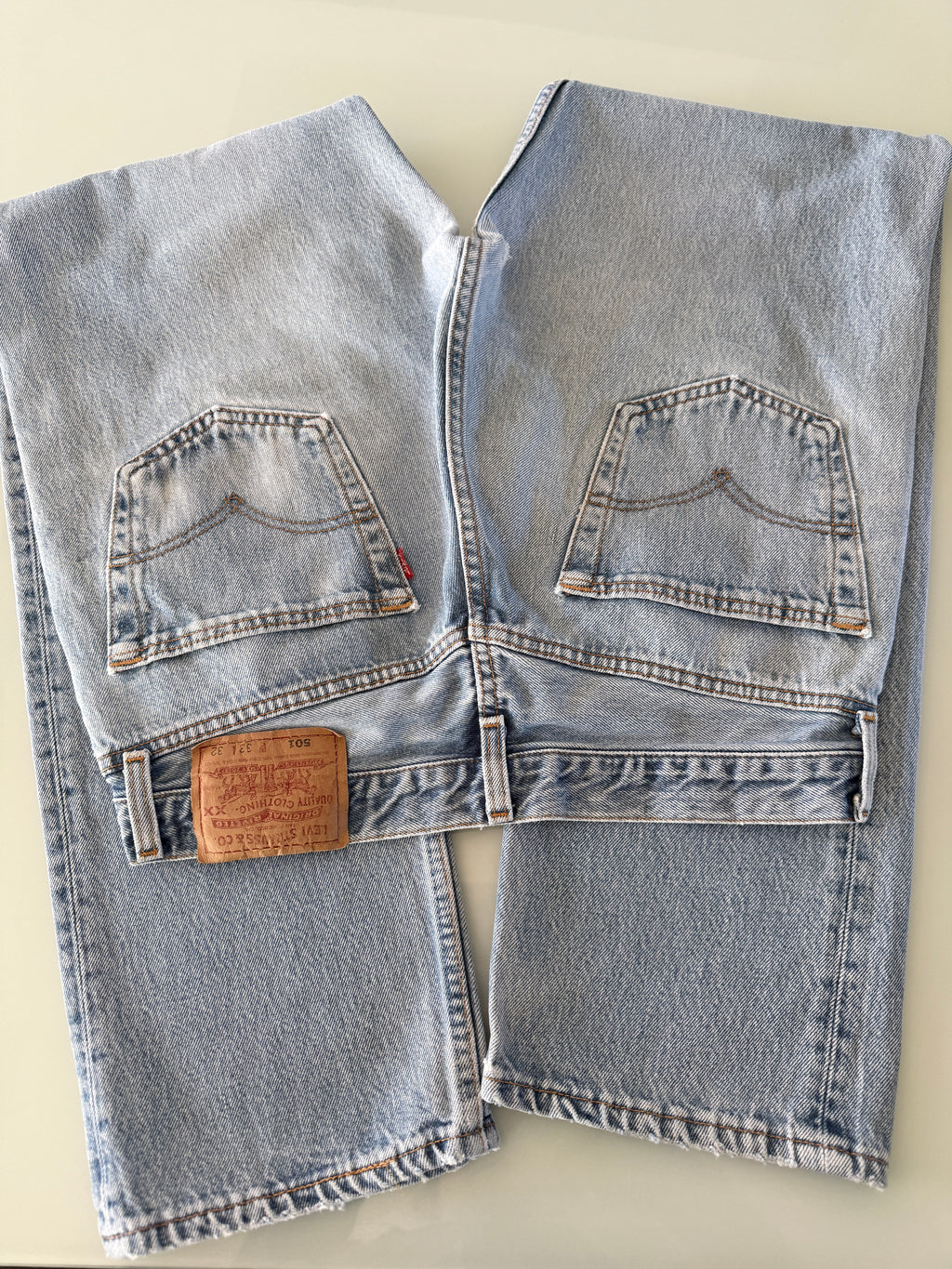 W31 L31 vintage Levis 501 30/31” measured lighter blue 90s USA Levi’s 501s