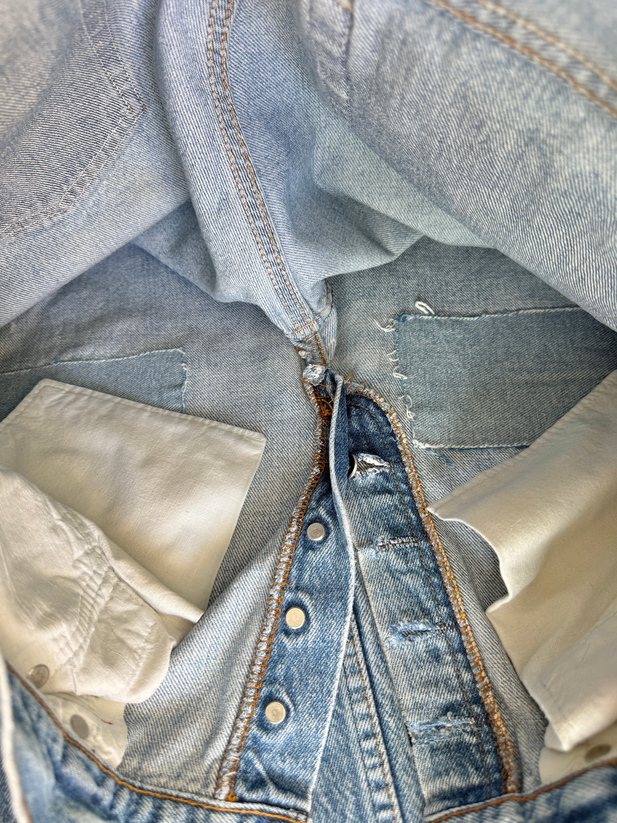 W30 L29 vintage Levis 501 29/30” measured waist faded light blue distressed early 90s USA 501s