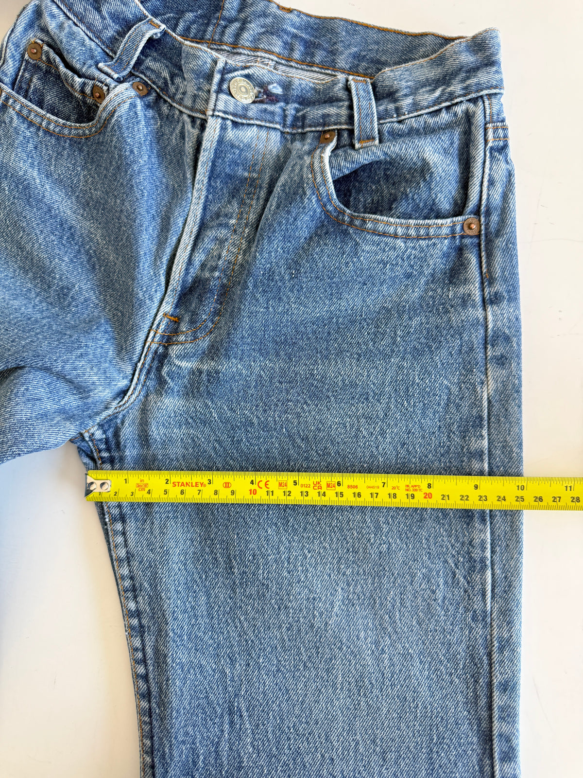 W23 L31 vintage Levis 701s 22/23” measured dark faded 701 80s USA
