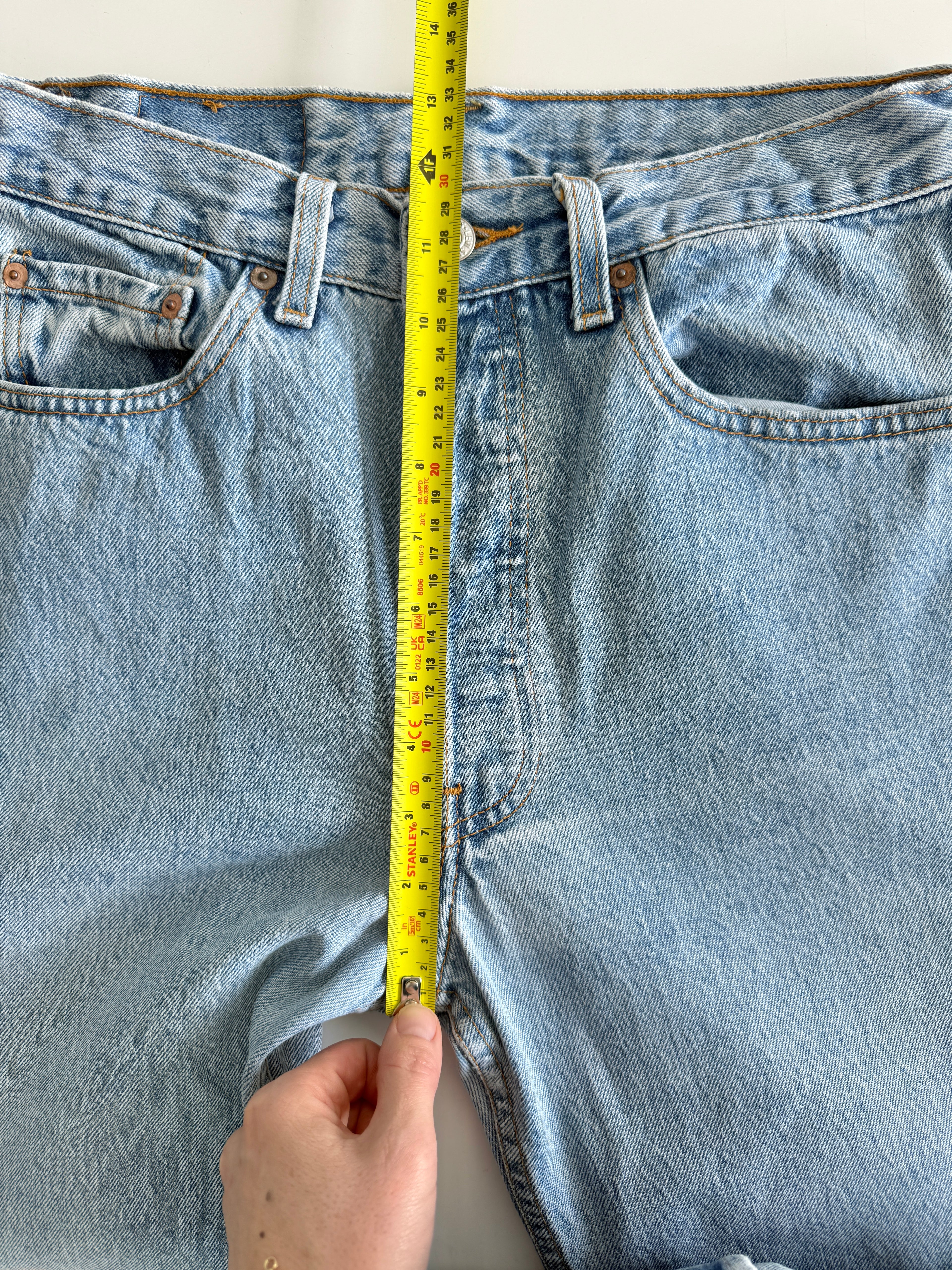 W29 L33 vintage Levis 501 28-29” measured light blue 90s denim Levi’s 501s USA