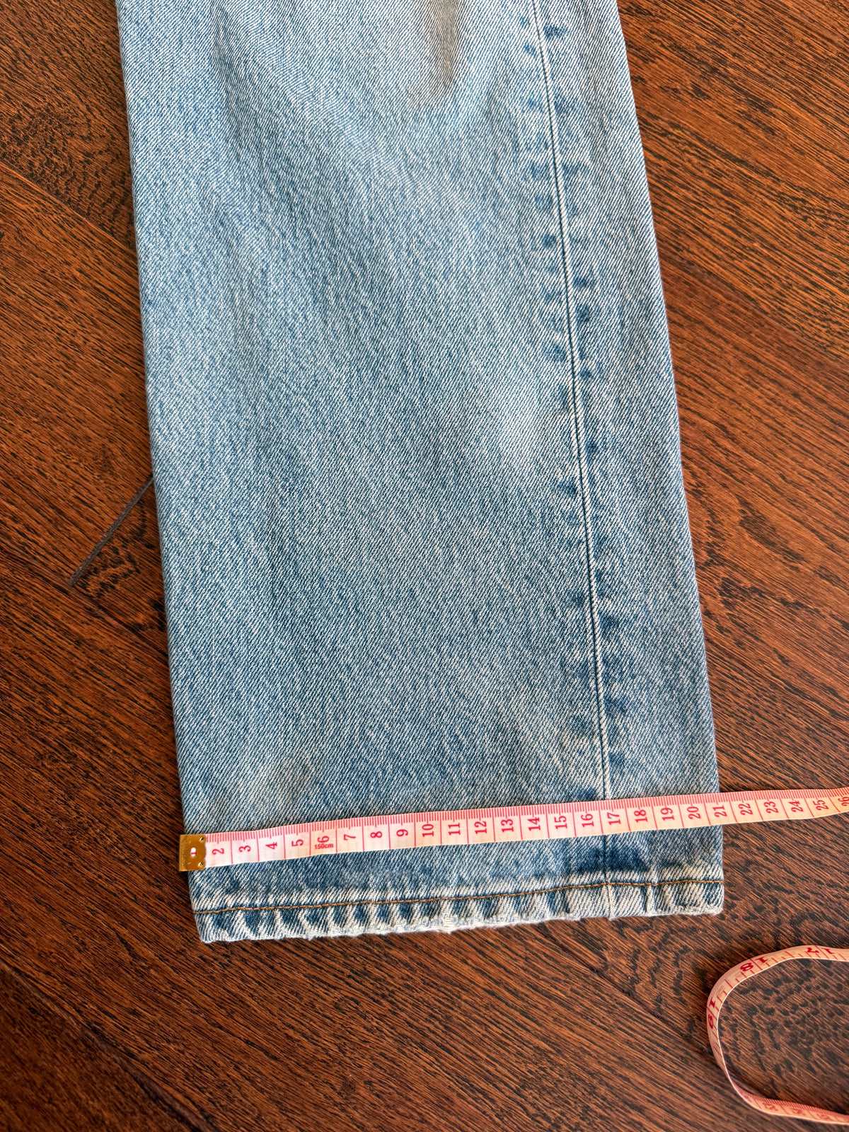 Soft W31 L29 vintage Levis 501s 31” measured medium light blue faded 90s 501s