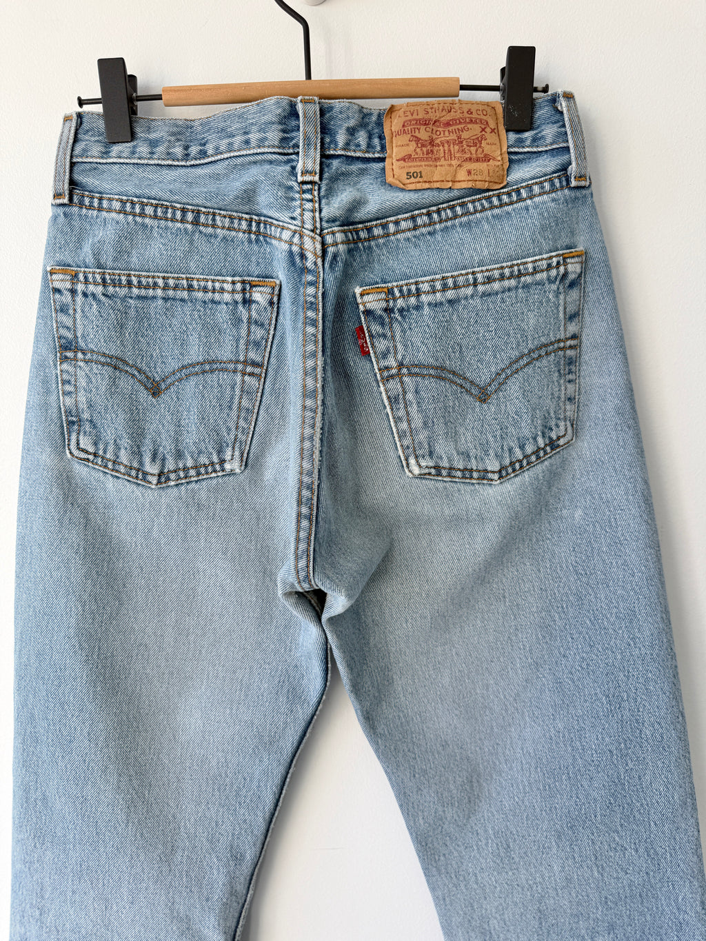 W25 L29 vintage Levis 501 24/25” measured denim medium faded blue 90’s levi’s 501s
