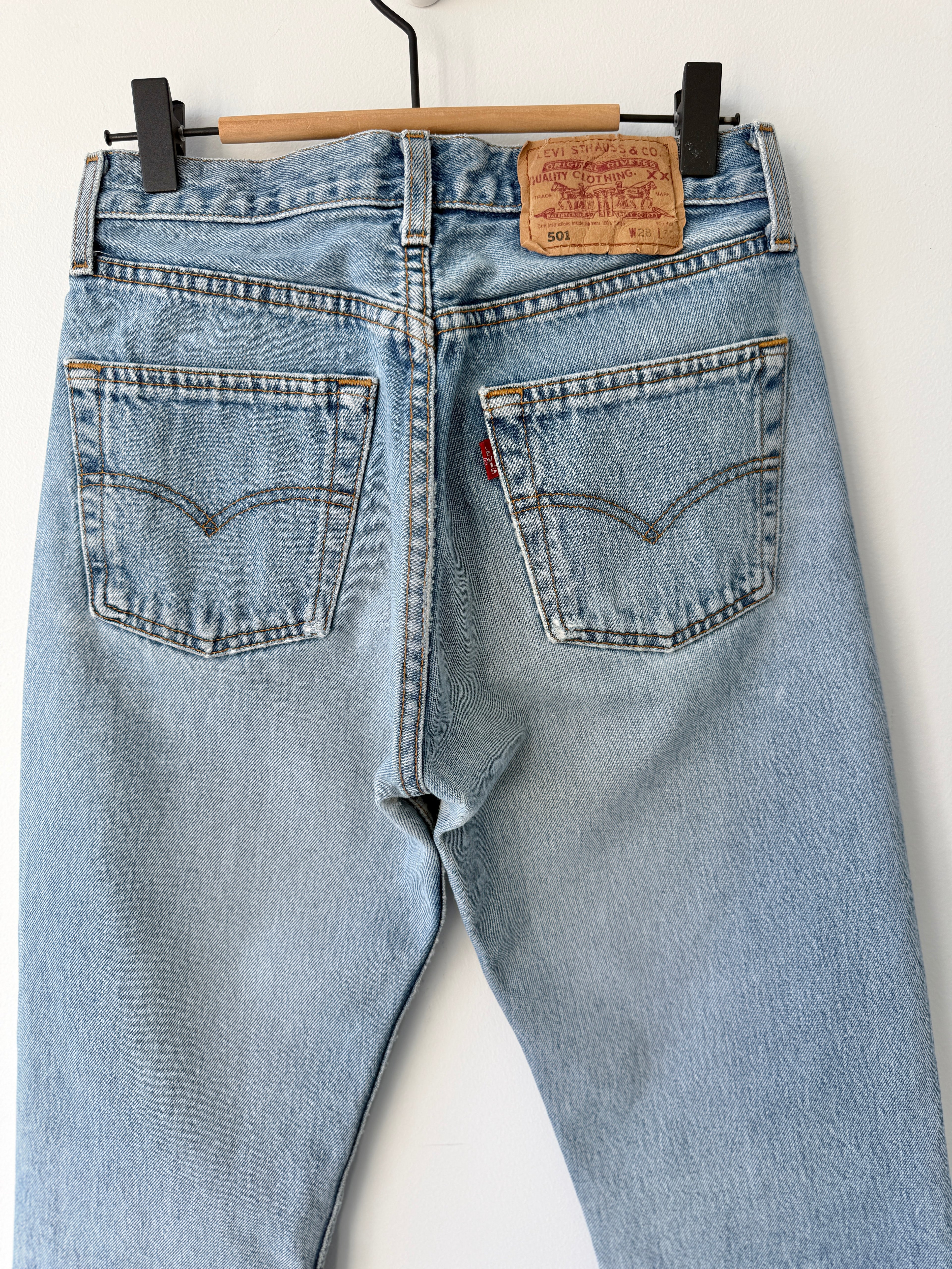W25 L29 vintage Levis 501 24/25” measured denim medium faded blue 90’s levi’s 501s