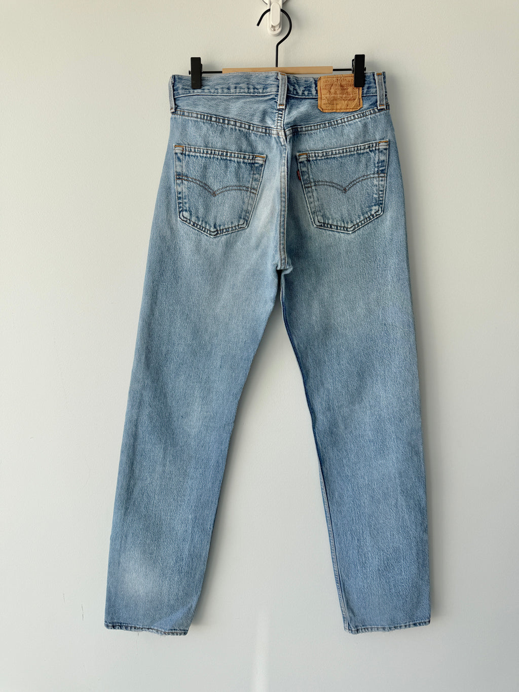 W29 L34 vintage Levis 501 29” measured medium light blue faded 90s denim Levi’s 501s USA