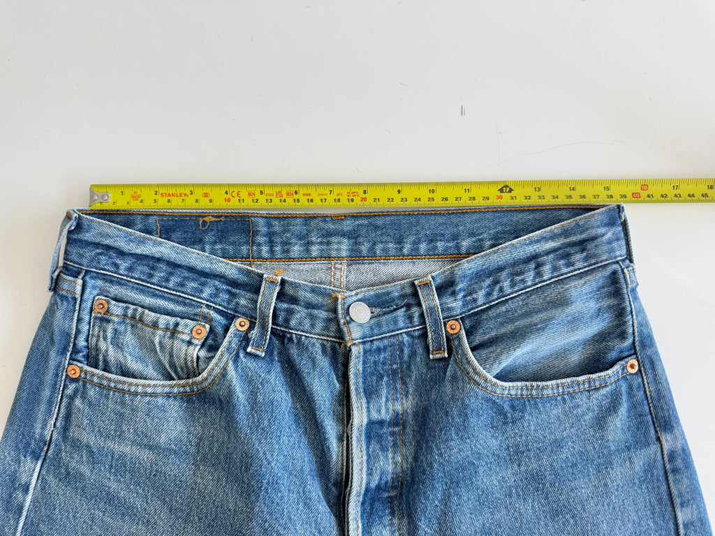 W31 L29 vintage Levis 501s 30/31” measured dark fade blue 90s 501s