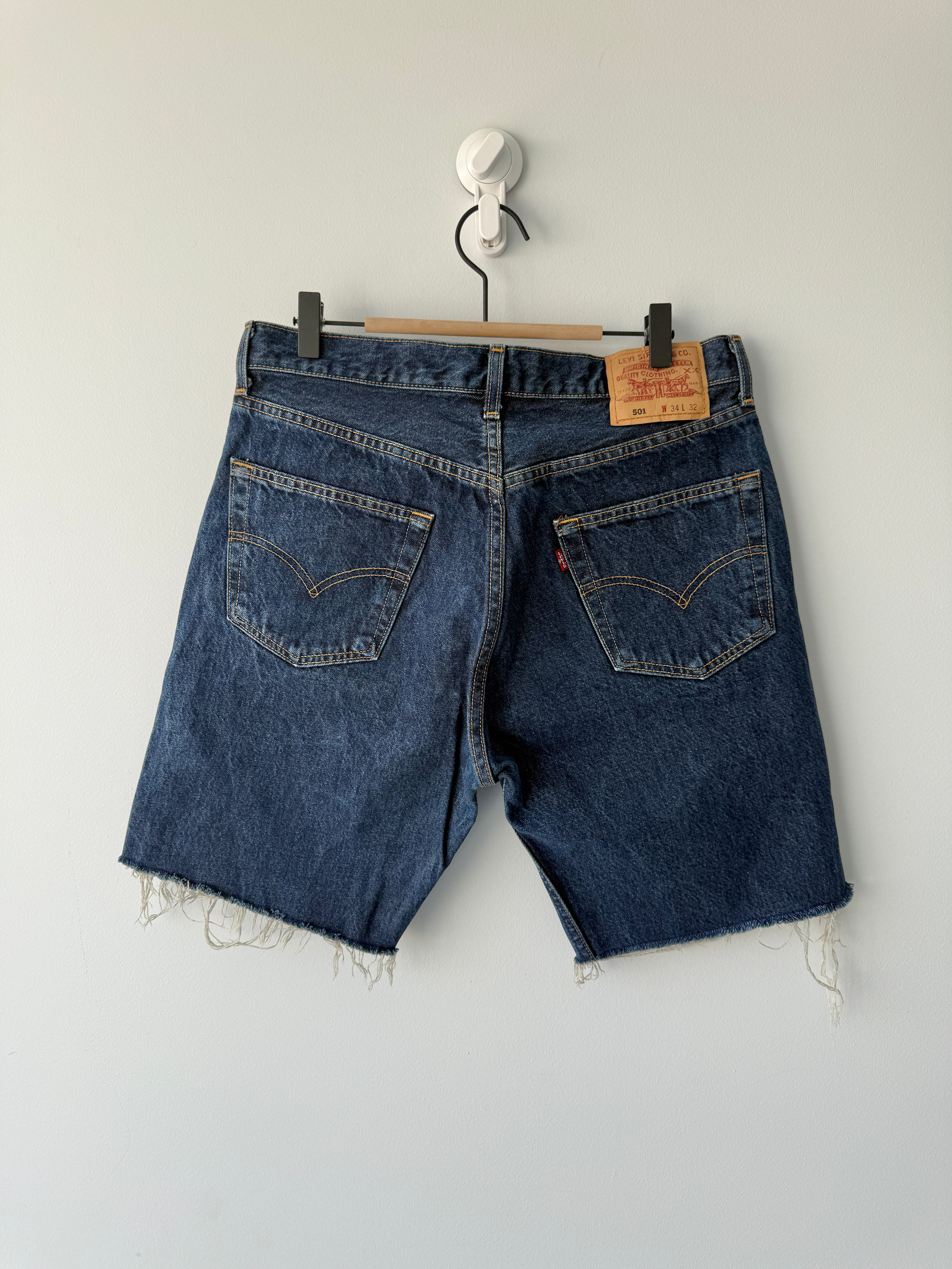 W32 L vintage Levis 501 31-32” measured dark raw blue Y2K denim shorts Levi’s 501s